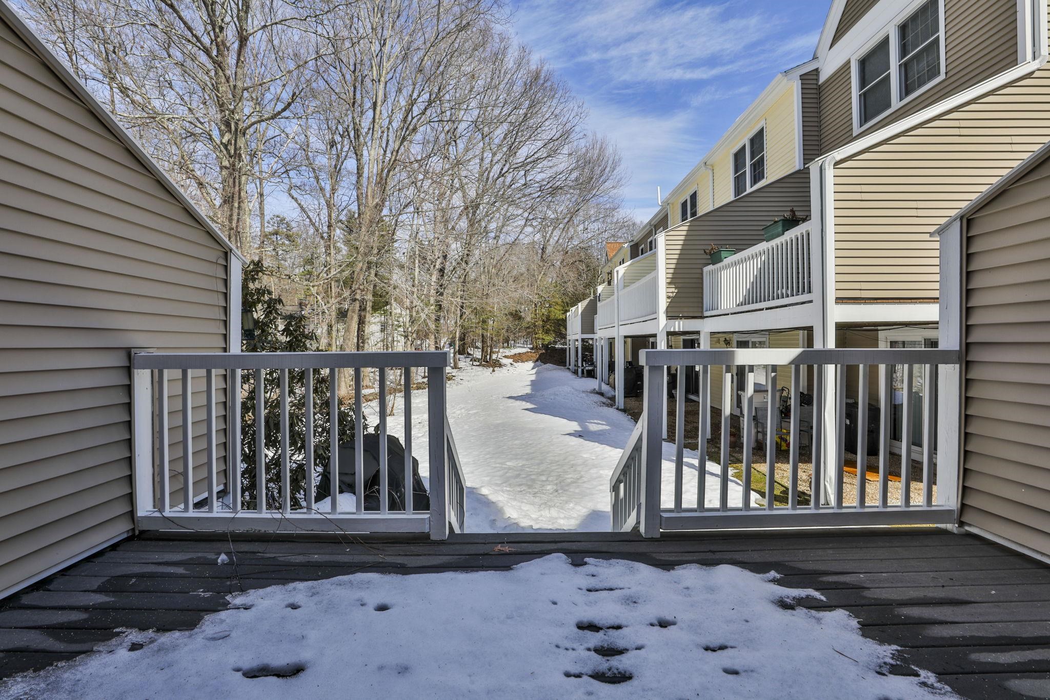 518 Fox Hollow Way, Manchester, NH 03104