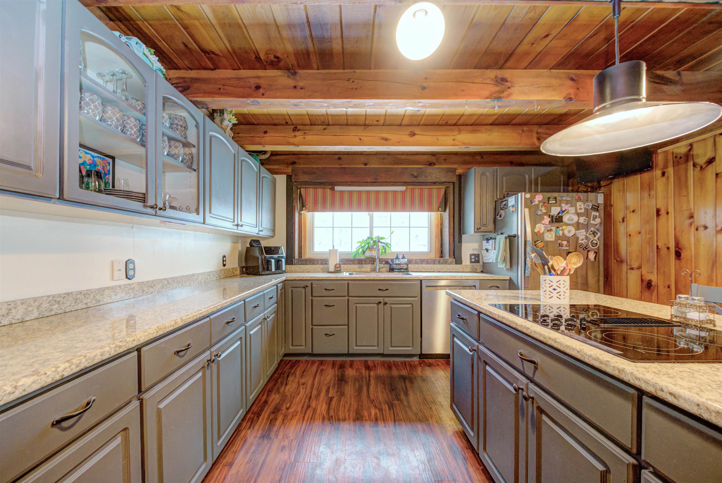 92 Main St, Atkinson, NH 03811