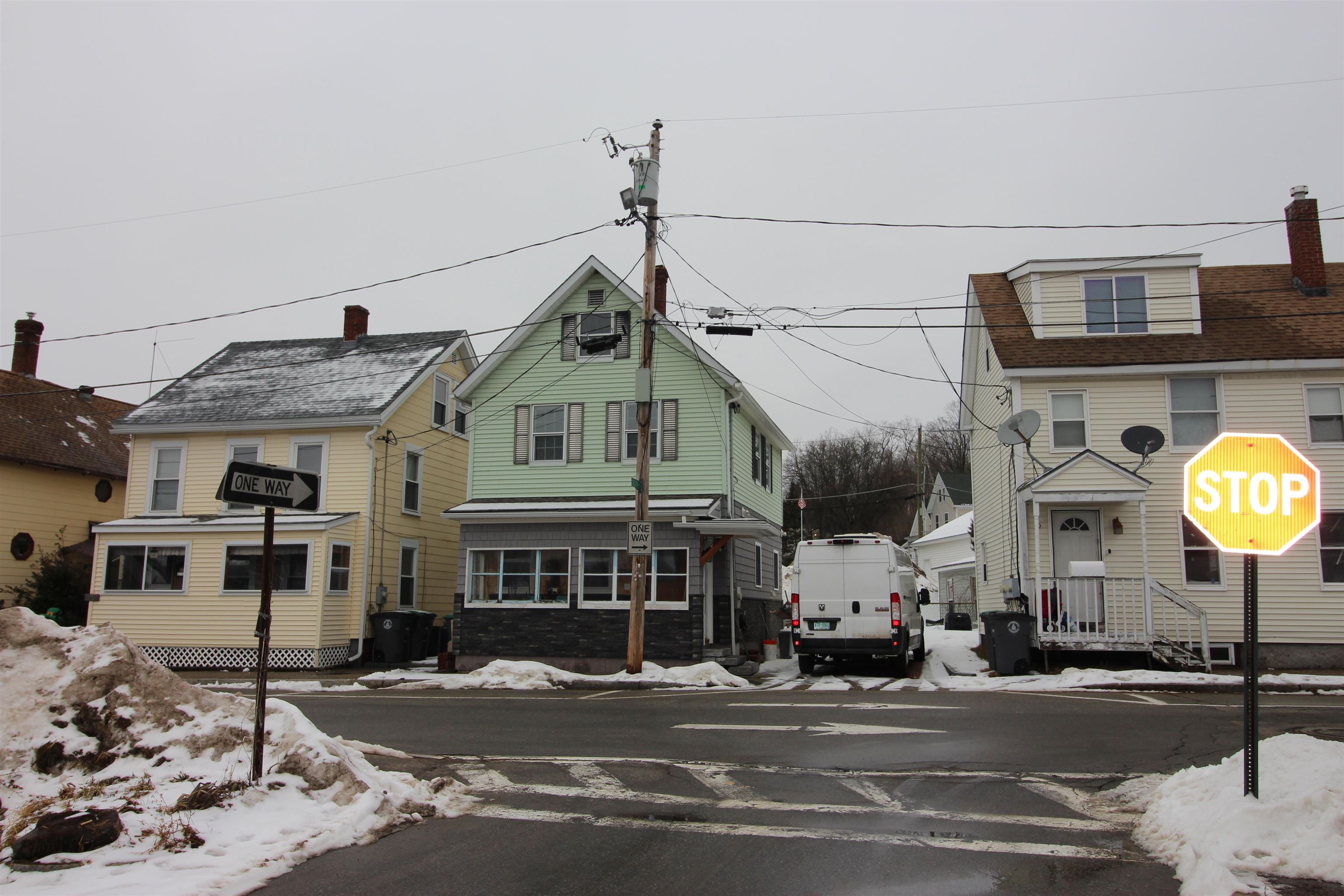 8 Central St, Pembroke, NH 03275