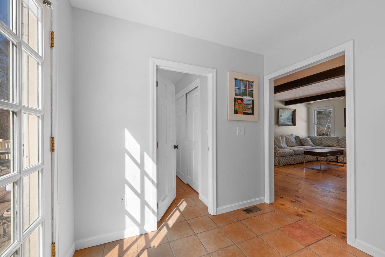 65 Kendall Hill Rd, Mont Vernon, NH 03057