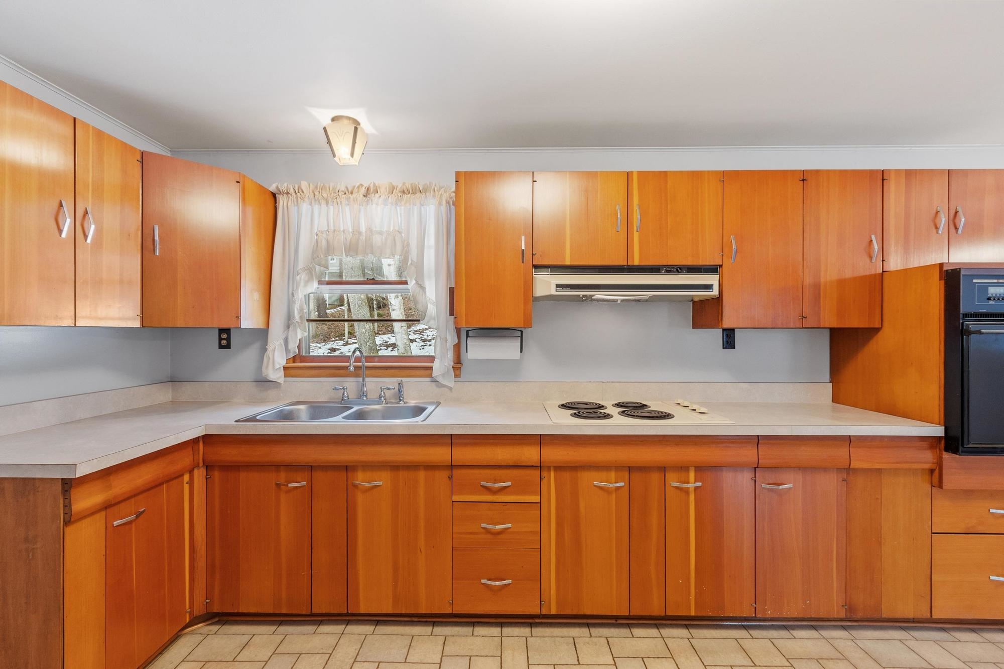 20 Ling St, Marlborough, NH 03455