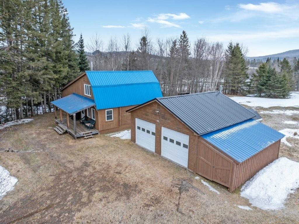 2142 Halls Stream Rd, Pittsburg, NH 03592