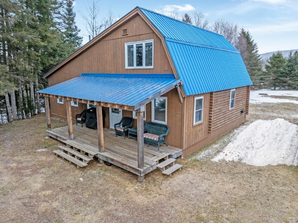 2142 Halls Stream Rd, Pittsburg, NH 03592