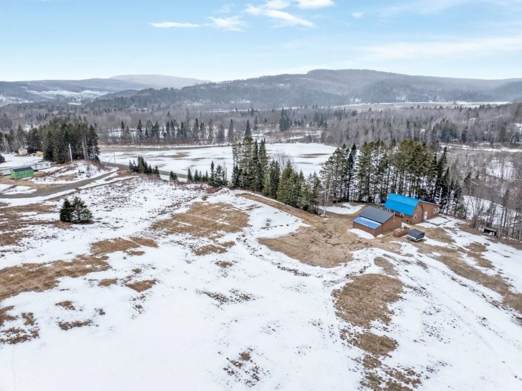 2142 Halls Stream Rd, Pittsburg, NH 03592