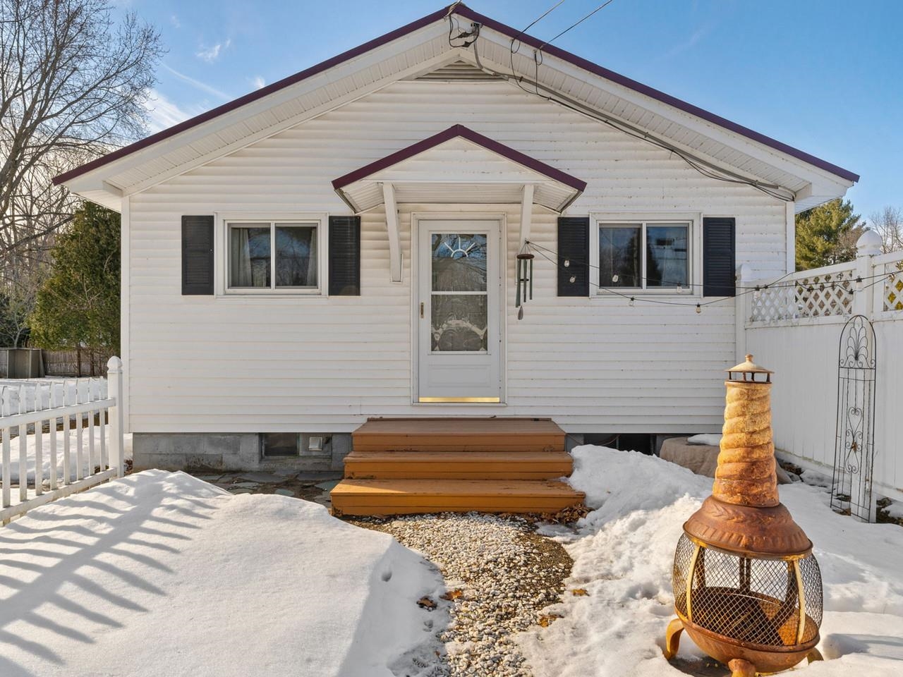 Homes for sale in Essex Junction, VT | 9 South Street Ln, Essex Junction, VT 05452 | MLS# 5079251