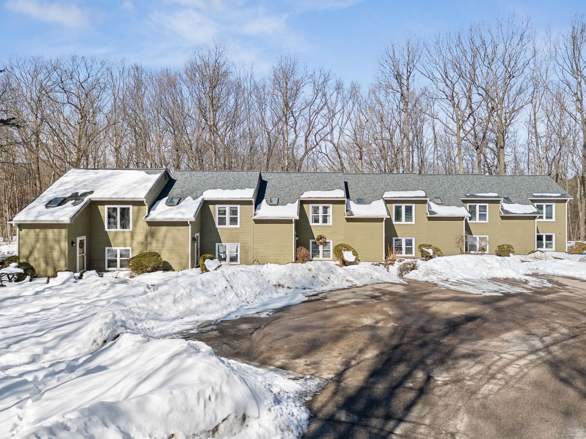 Homes for sale in Colchester, VT | 440 Oak Cir #5, Colchester, VT 05446 | MLS# 5079252