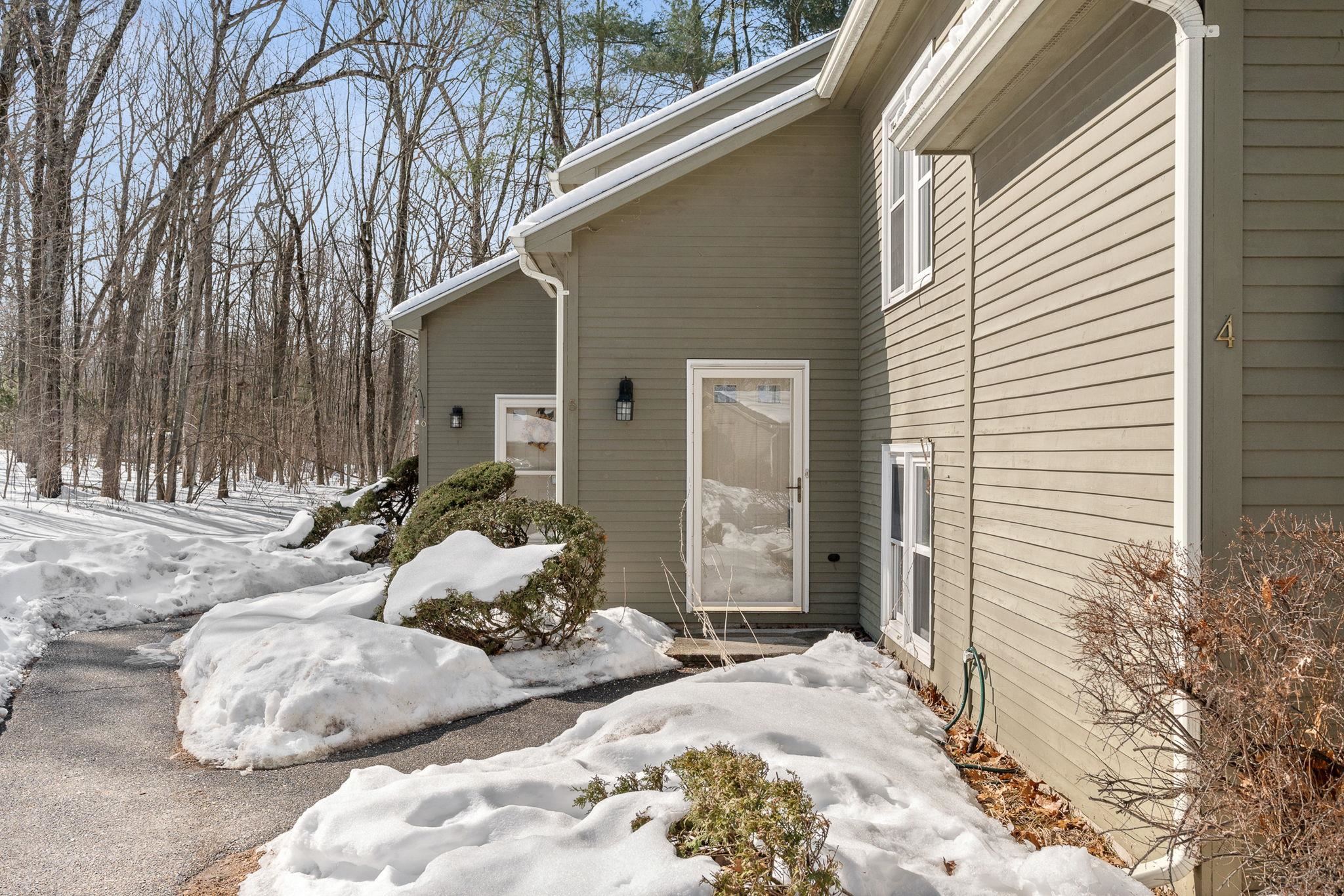 Homes for sale in Colchester, VT | 440 Oak Cir #5, Colchester, VT 05446 | MLS# 5079252