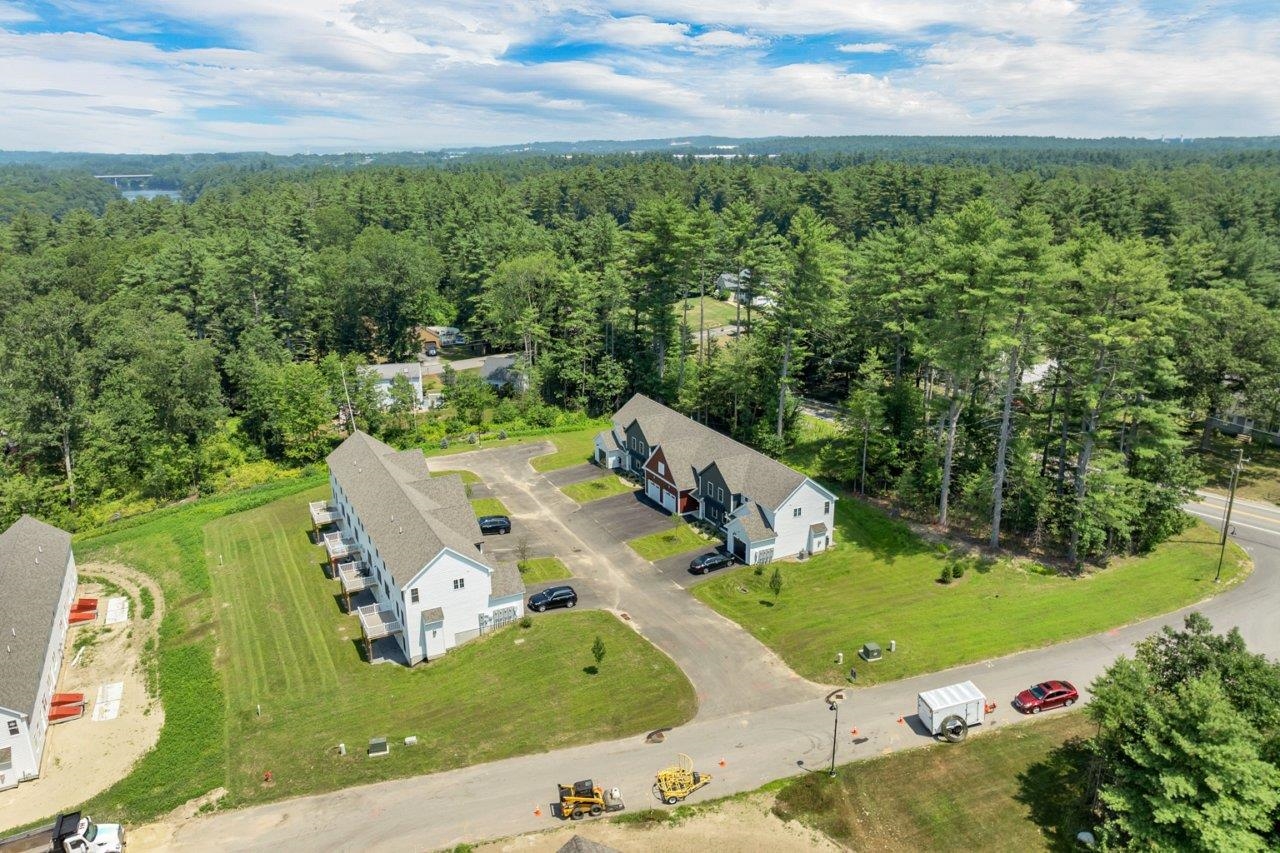 11-B Mustang Dr #B, Litchfield, NH 03052