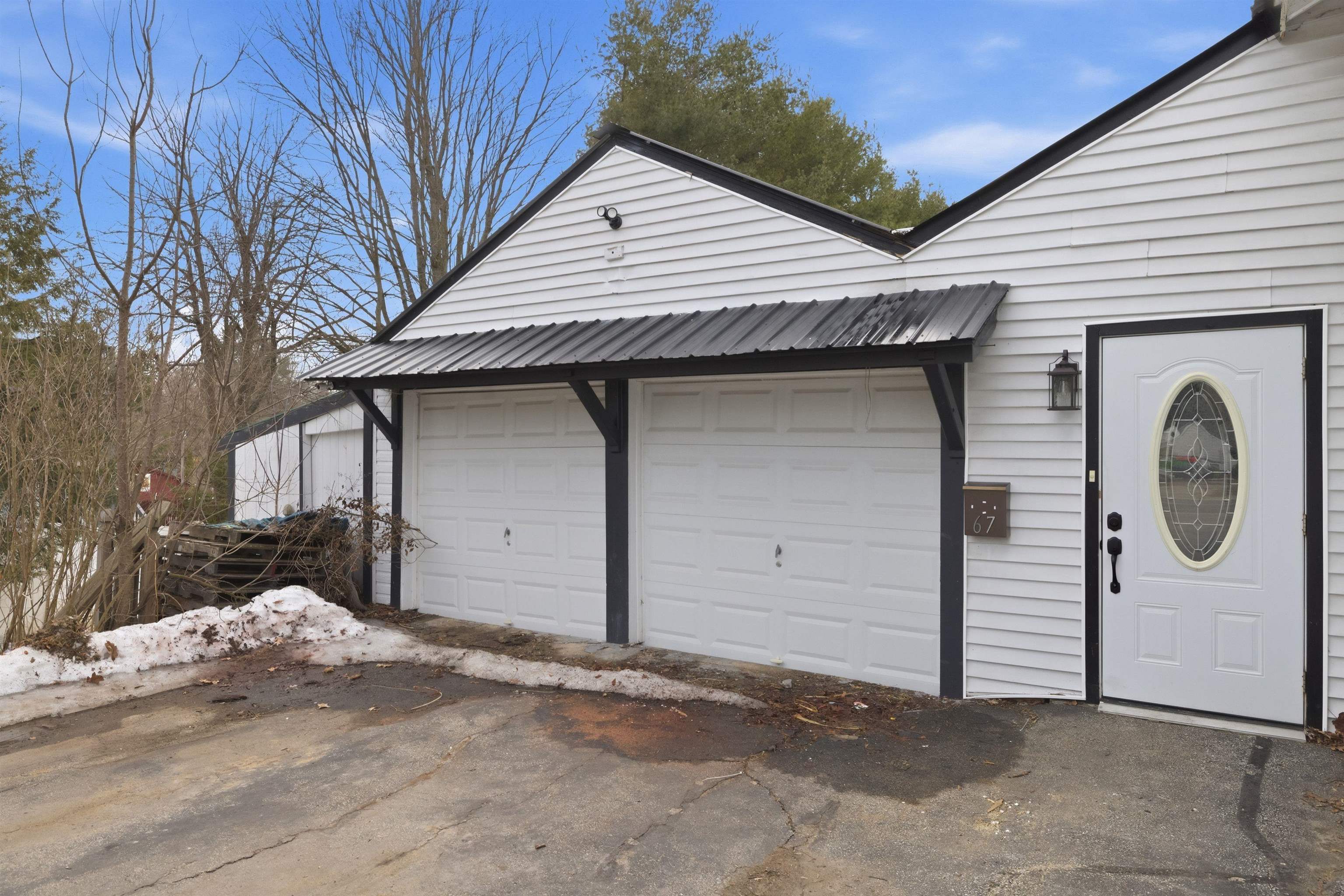 67 Park St, Northfield, NH 03276