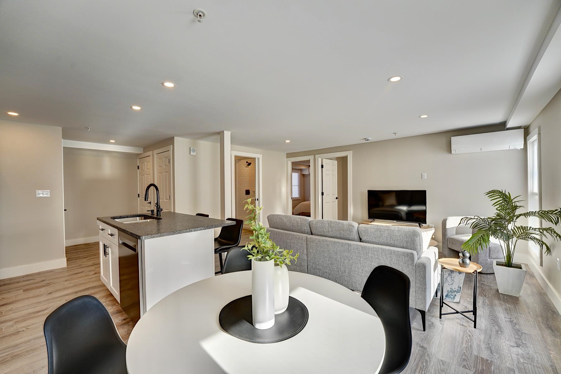 621 Islington St, Portsmouth, NH 03801