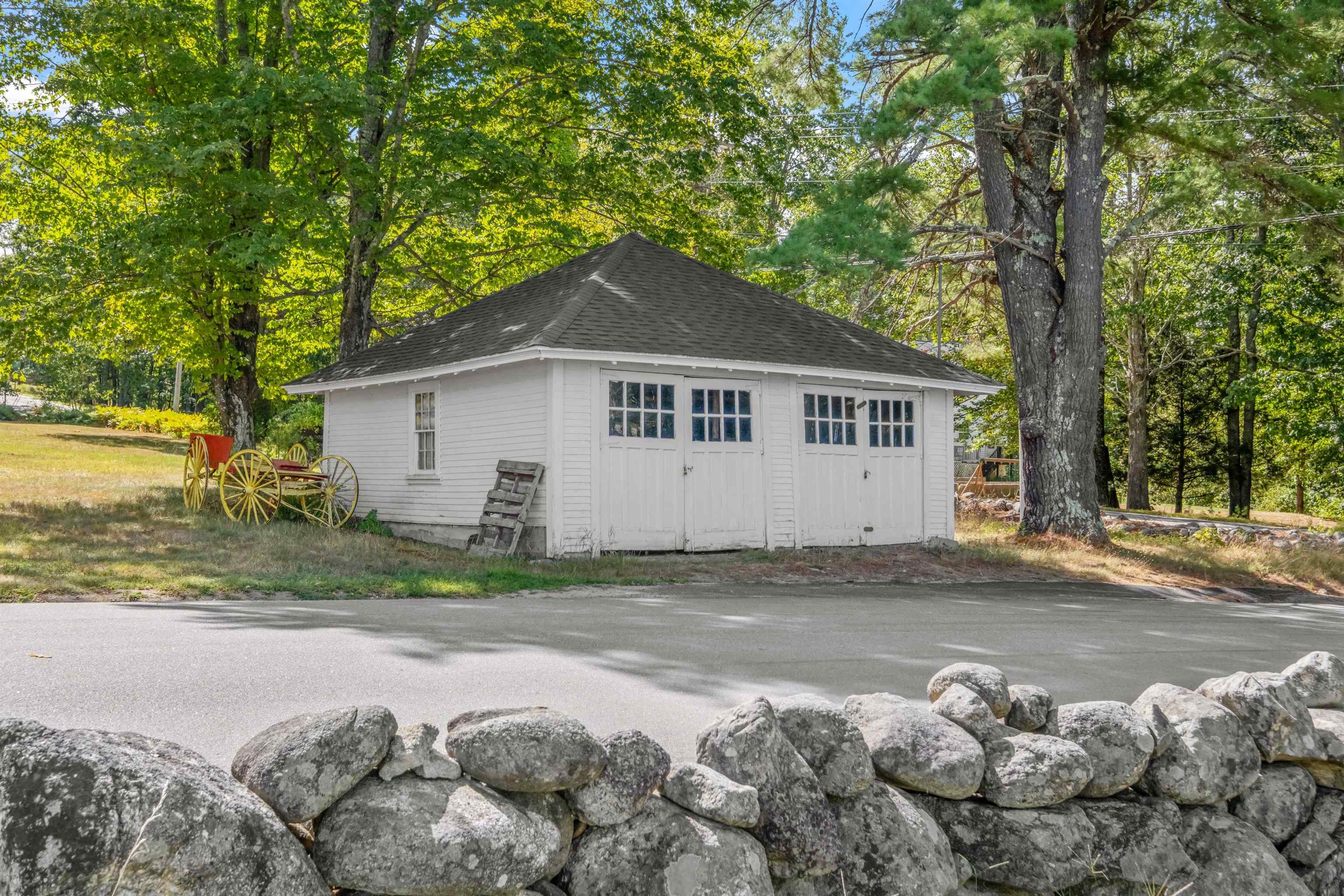 4 Ferry Rd, Moultonborough, NH 03254