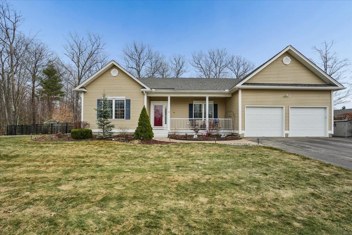 71 Overlook Dr, Dunbarton, NH 03046