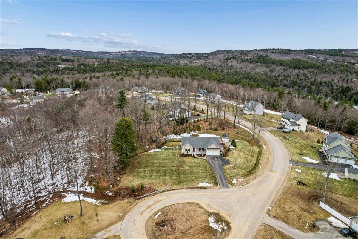 71 Overlook Dr, Dunbarton, NH 03046