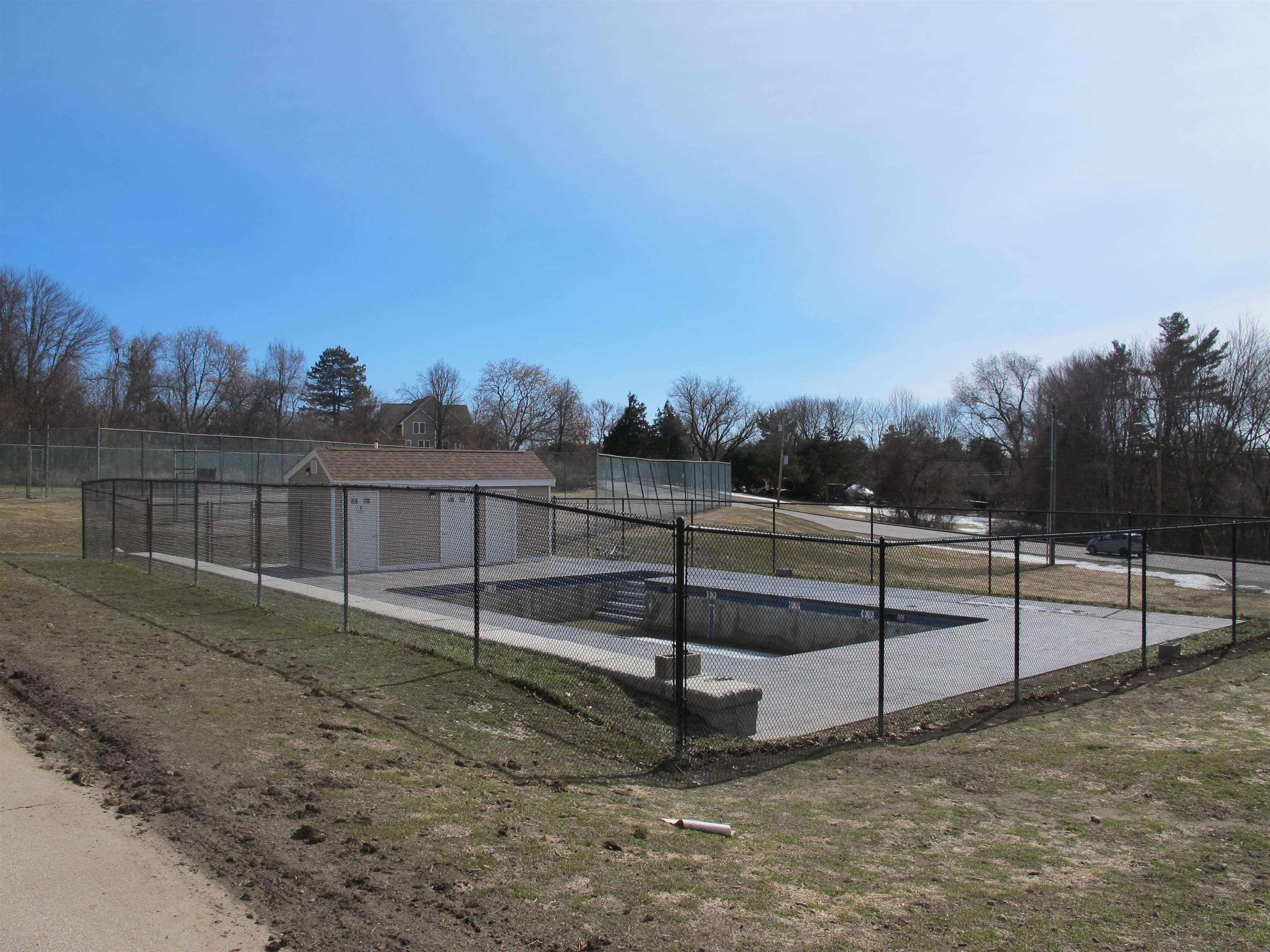 377 Huse Rd, Manchester, NH 03103