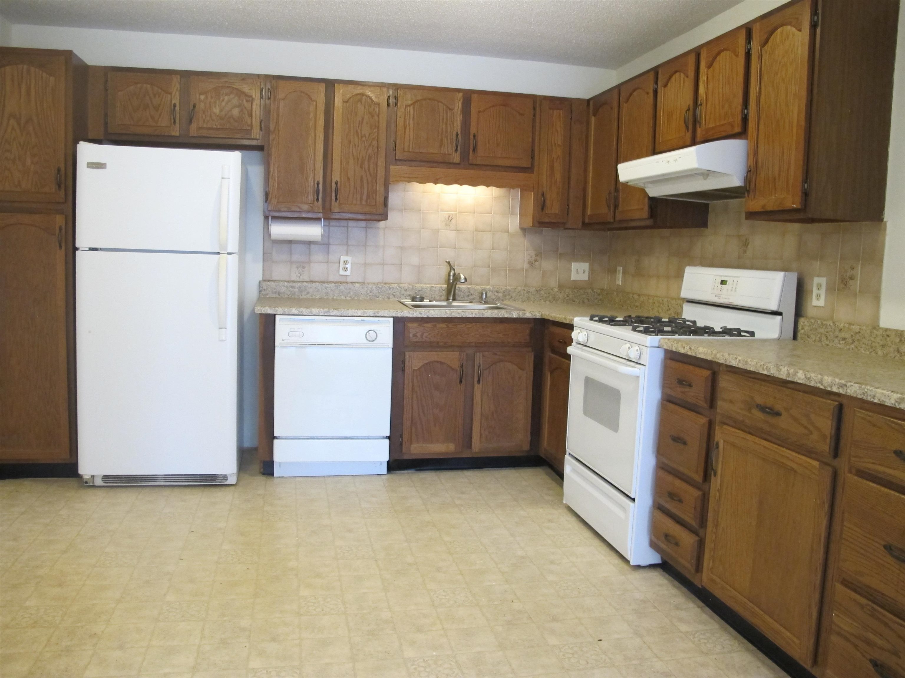 Homes for sale in Manchester, NH | 377 Huse Rd #25, Manchester, NH 03103 | MLS# 5079287