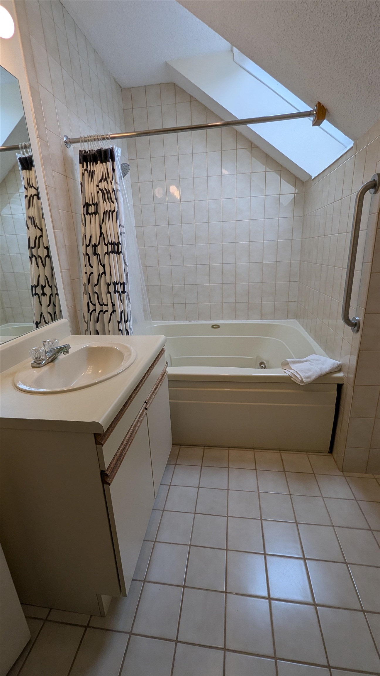 Homes for sale in Waterville Valley, NH | 9 Mountain Sun Wy #21-B, Waterville Valley, NH 03215 | MLS# 5079298