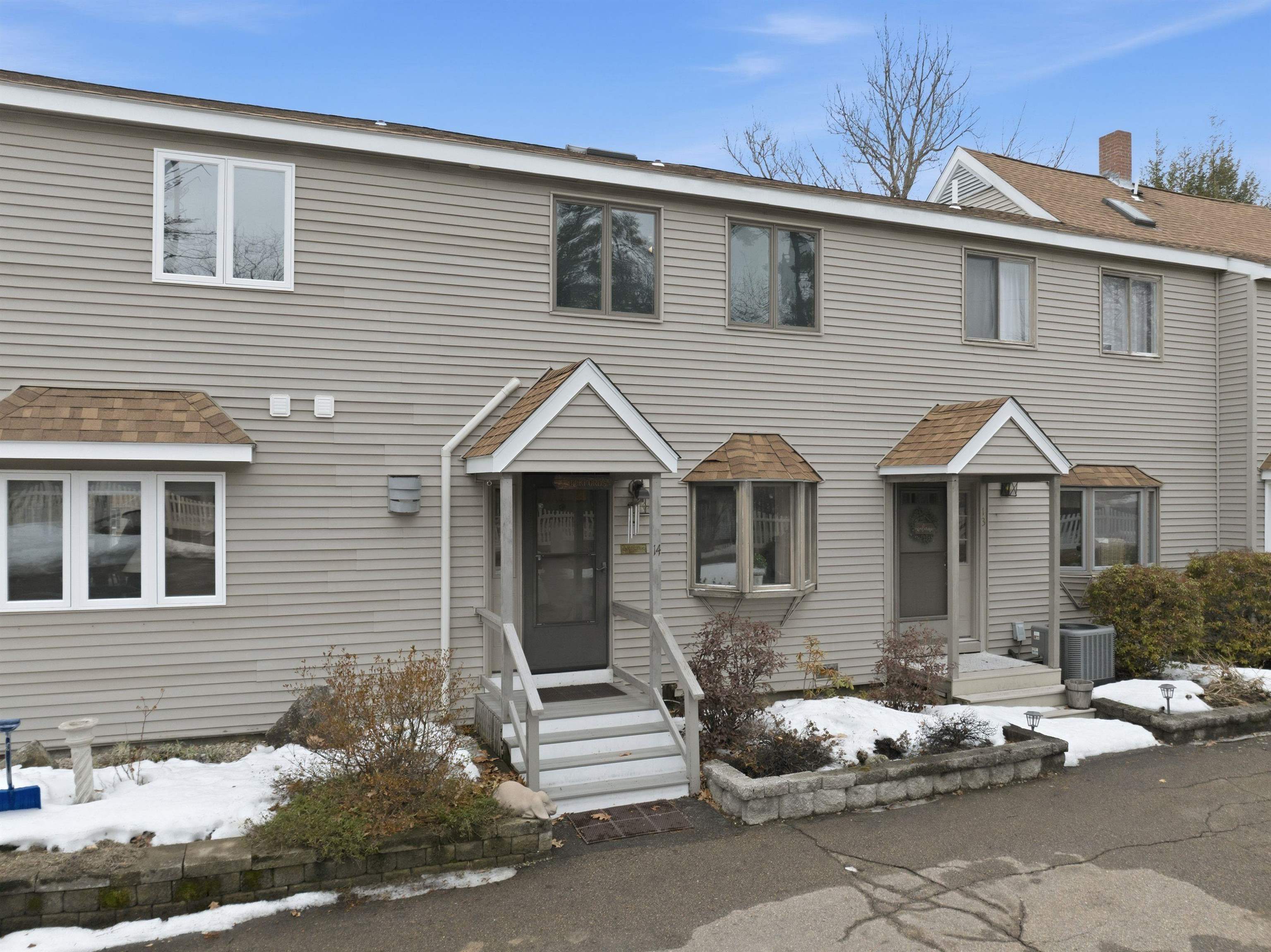 78 Lake Shore Dr, Moultonborough, NH 03254