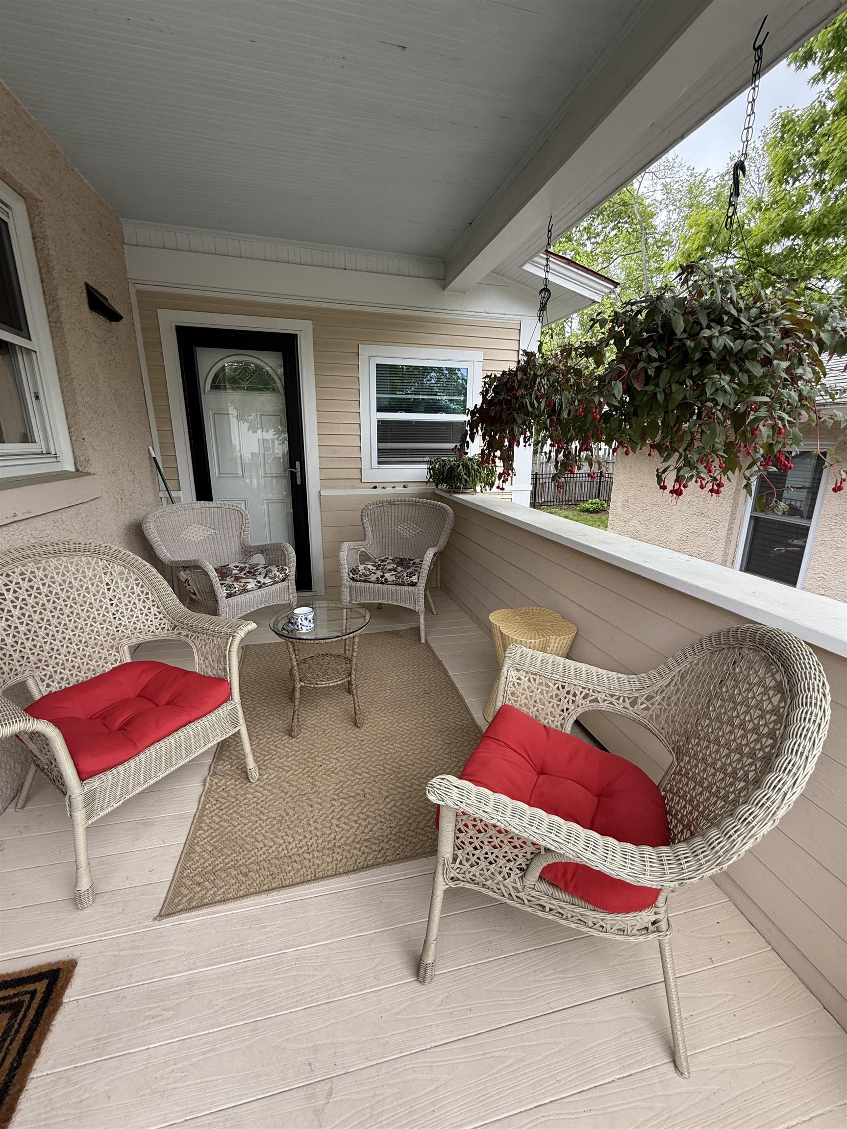 549 West St, Keene, NH 03431