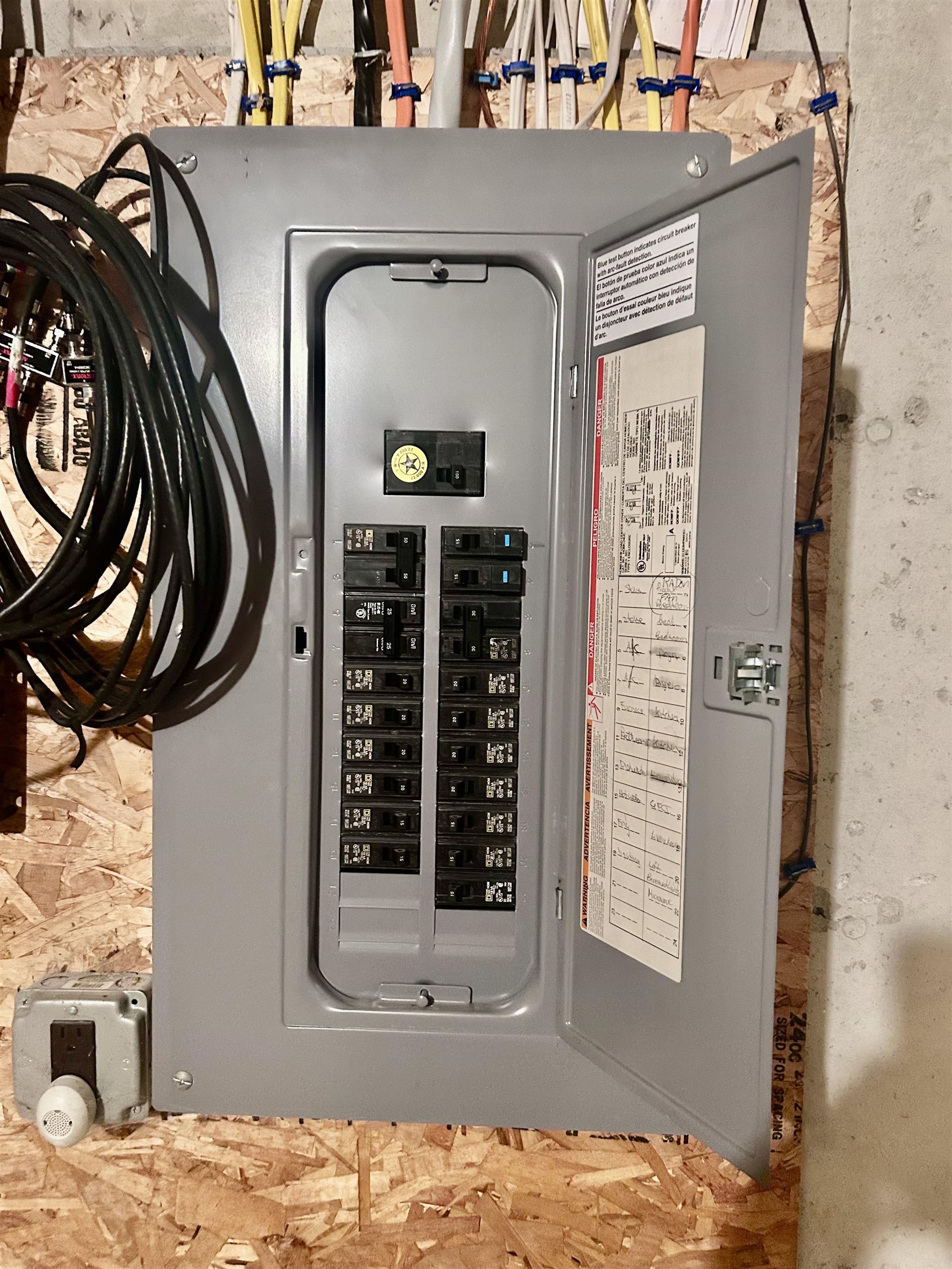 25 Shadowbrook Dr #B, Hudson, NH 03051