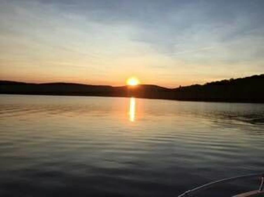 16 King Arthur Dr, Farmington, NH 03835