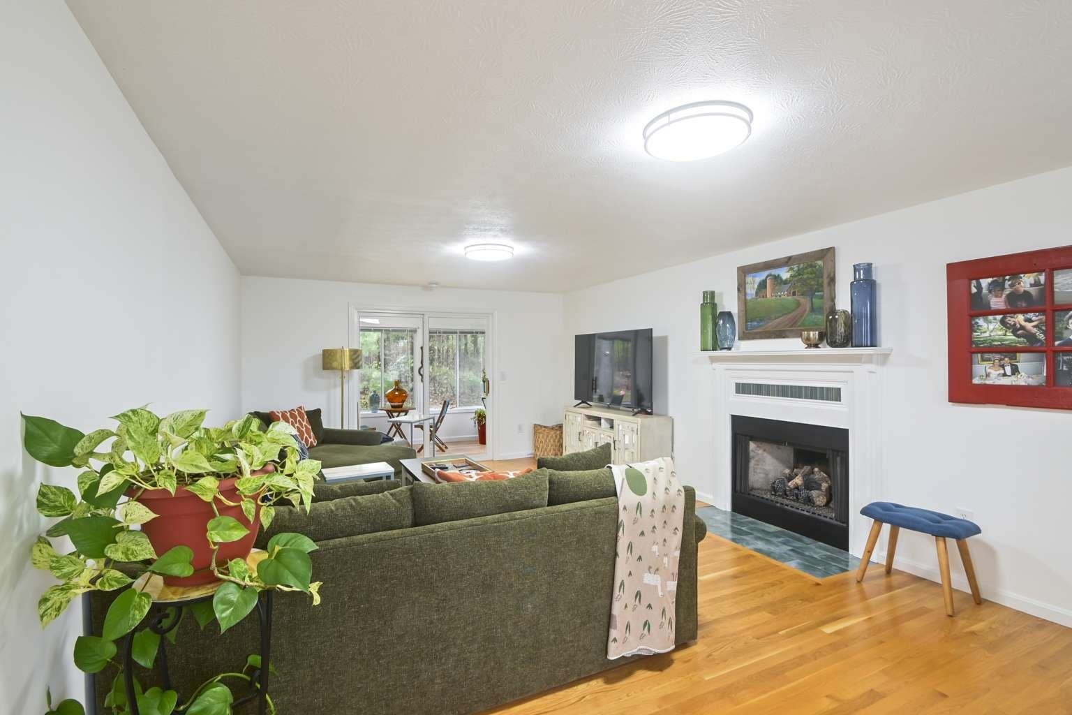 5 Ivy Ln #131, Nashua, NH 03063