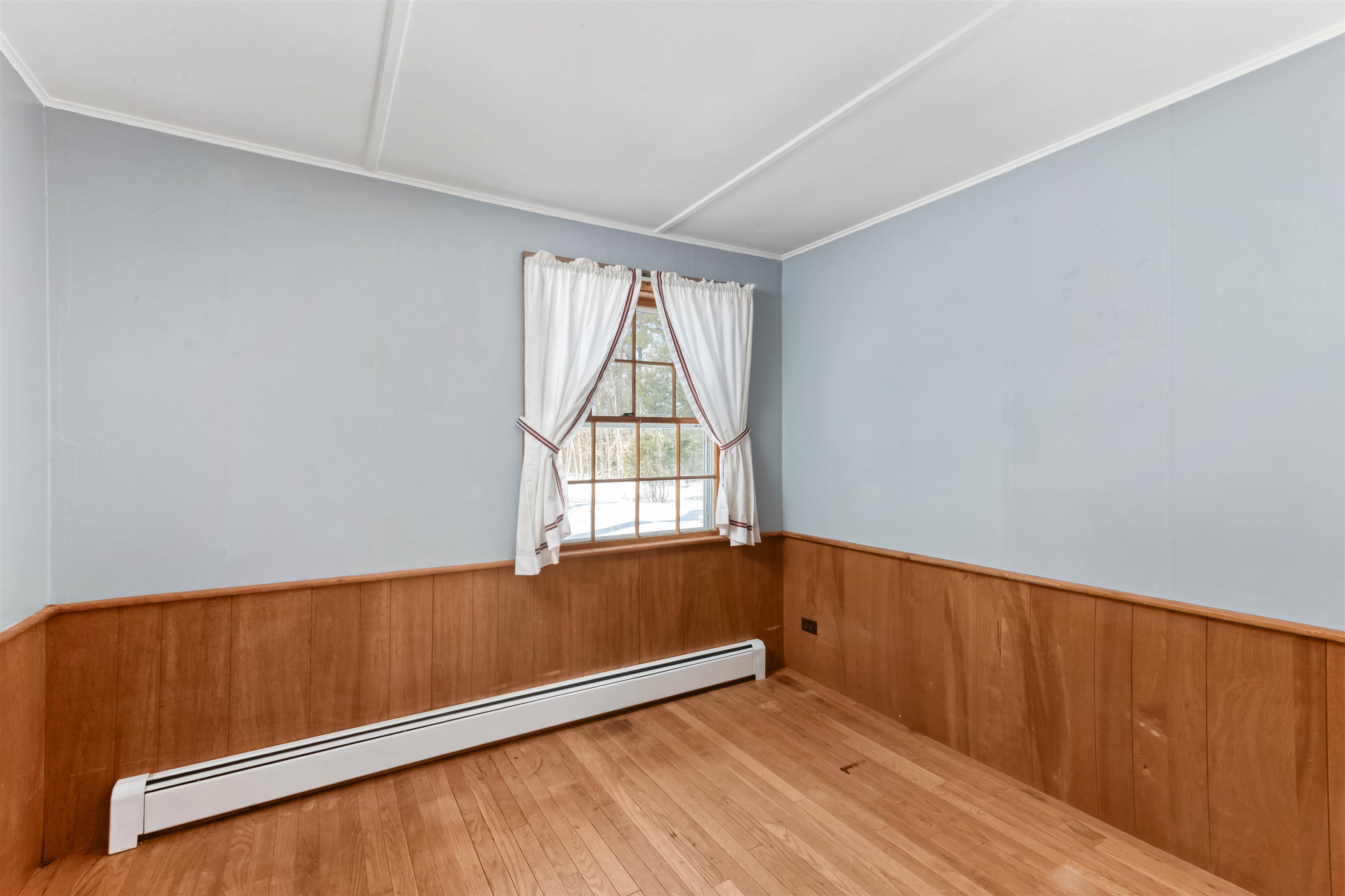 47 Stagecoach Rd, Alton, NH 03809