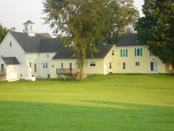 79 High St, Pittsfield, NH 03263