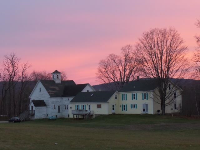 79 High St, Pittsfield, NH 03263