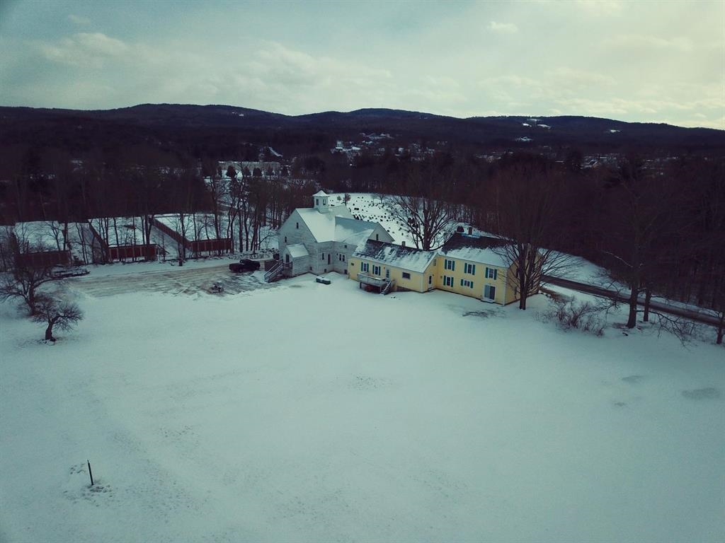 79 High St, Pittsfield, NH 03263