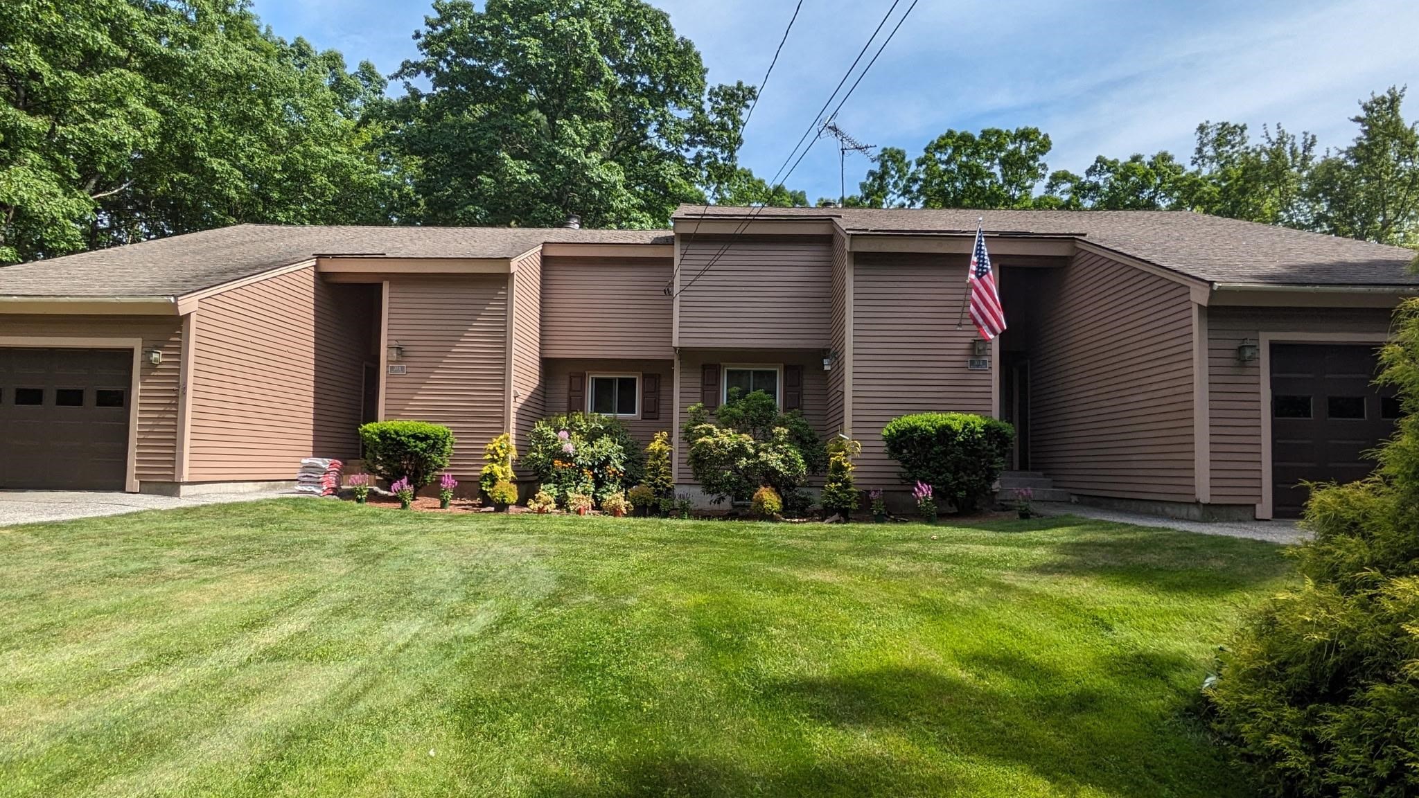 30 Maple Ave, Hampstead, NH 03841