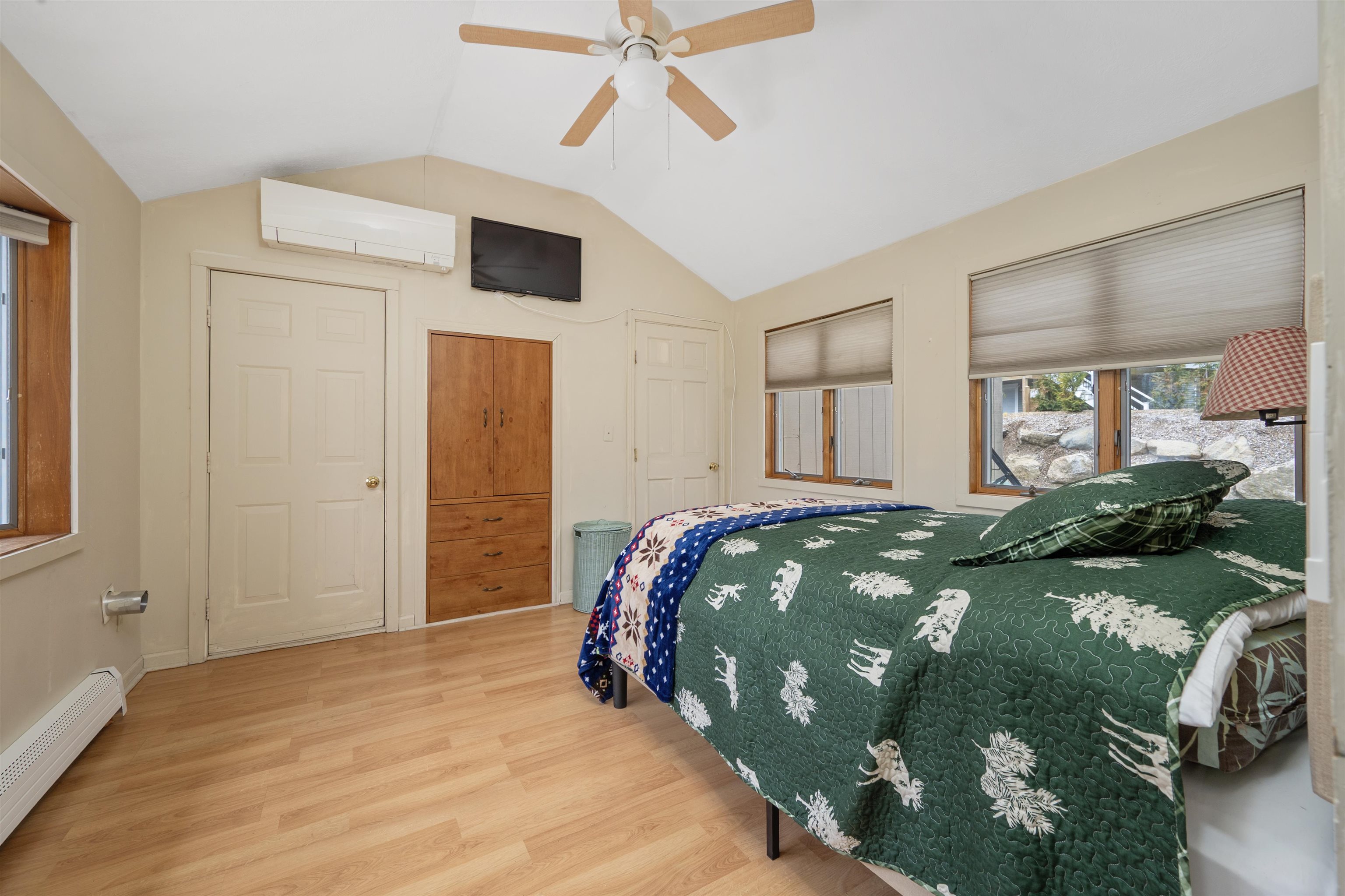 4 Cummings Cove Rd, Meredith, NH 03253