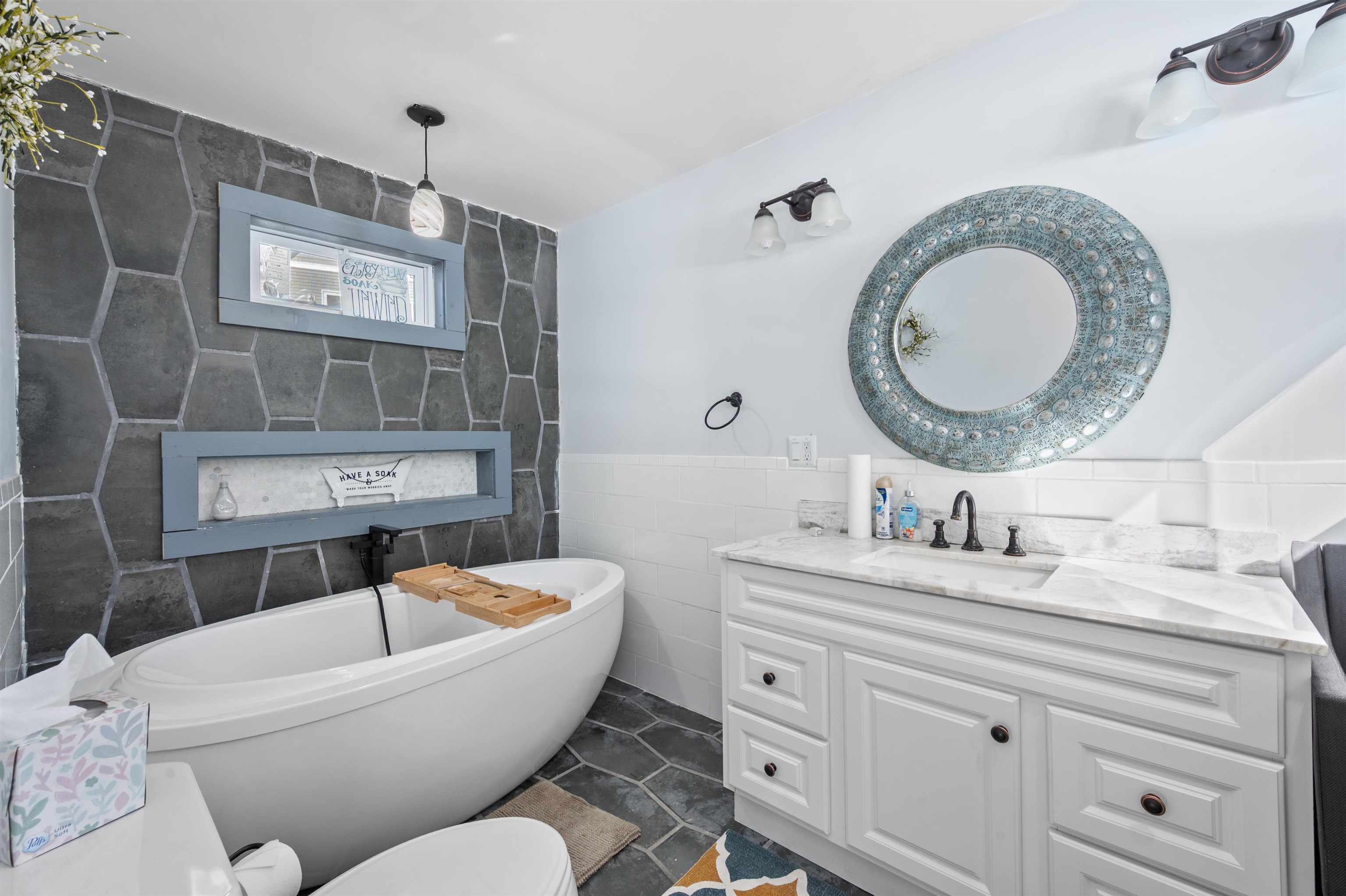 4 Cummings Cove Rd, Meredith, NH 03253