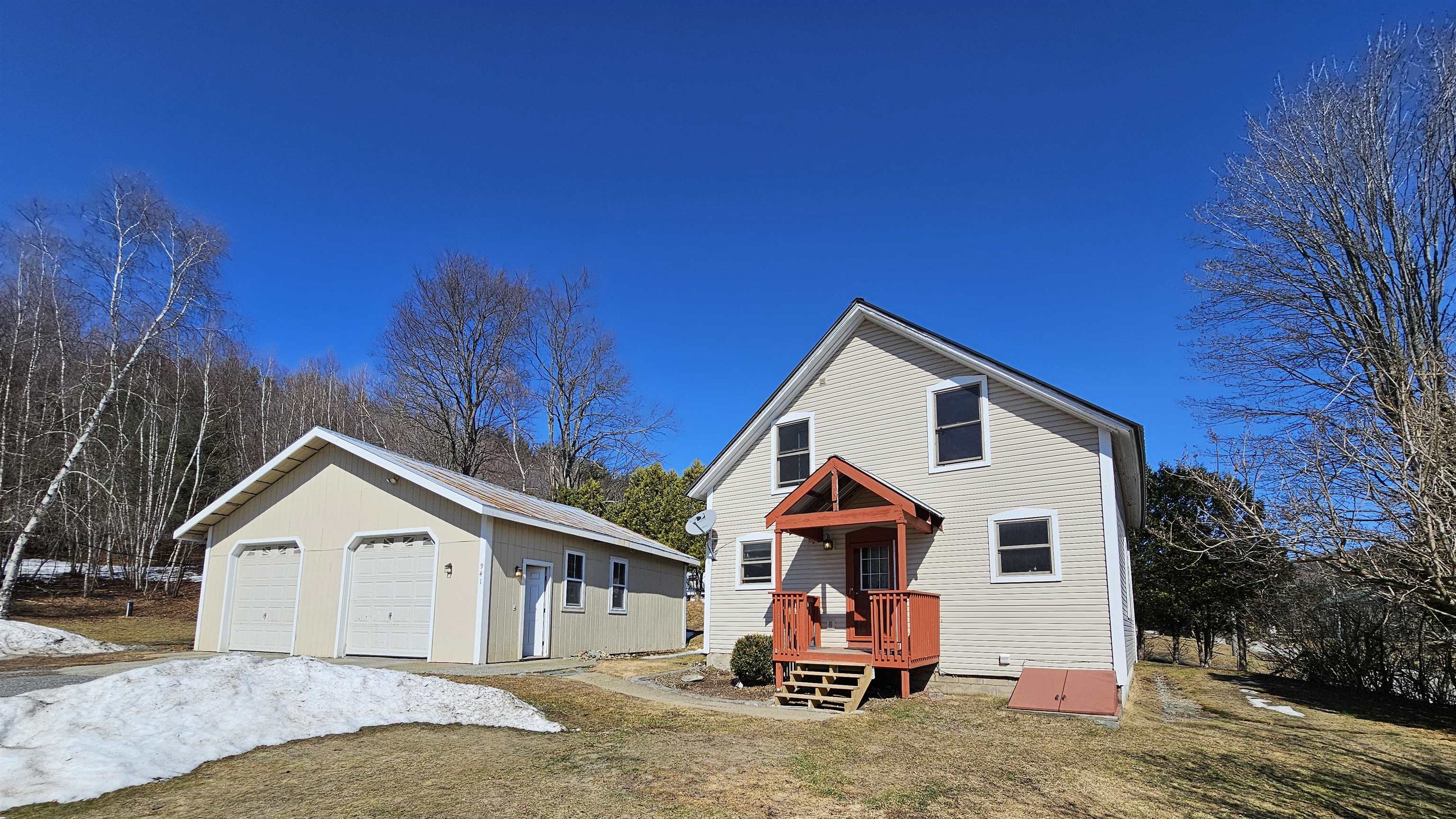 941 Main Street North