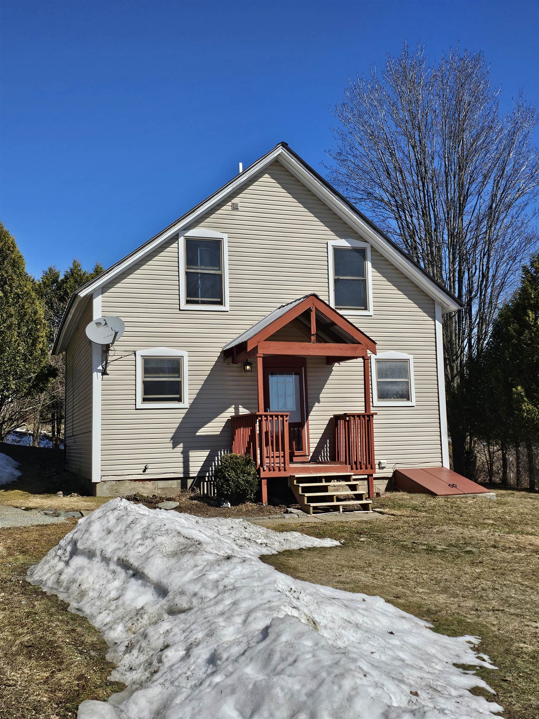 Homes for sale in Bakersfield, VT | 941 Main St North, Bakersfield, VT 05441 | MLS# 5079369