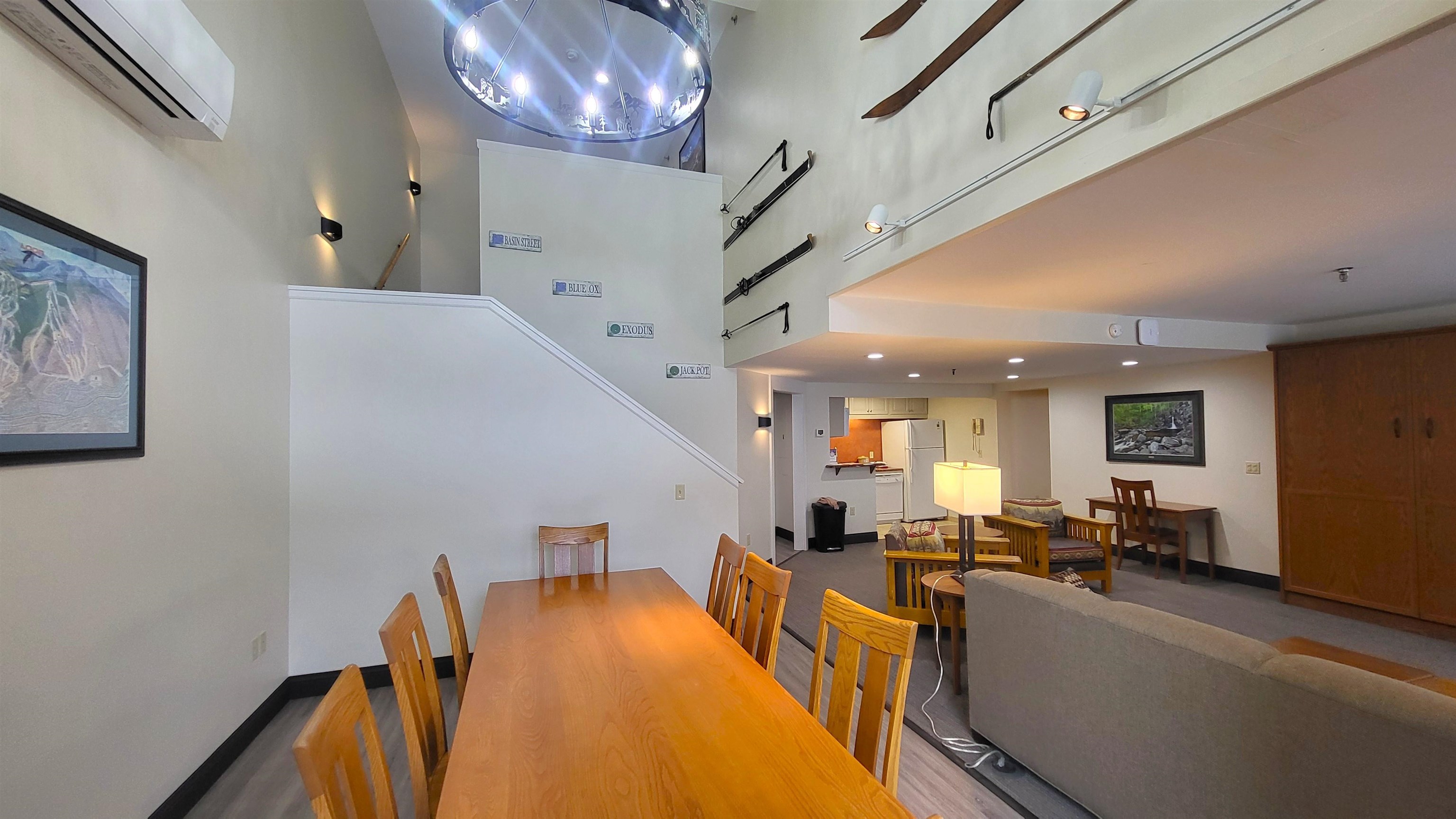 90 Loon Mountain Rd, Lincoln, NH 03251