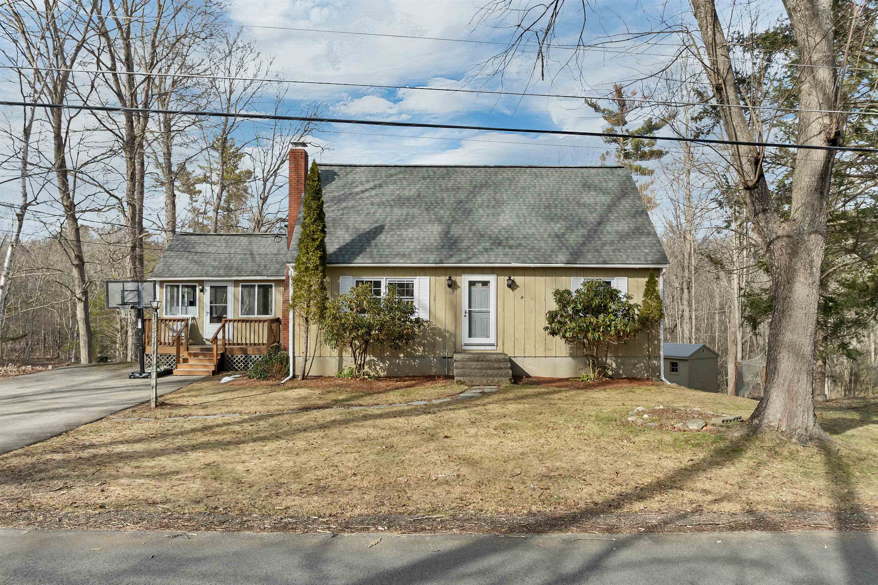 Homes for sale in East Kingston, NH | 102 Sanborn Rd, East Kingston, NH 03827 | MLS# 5079398