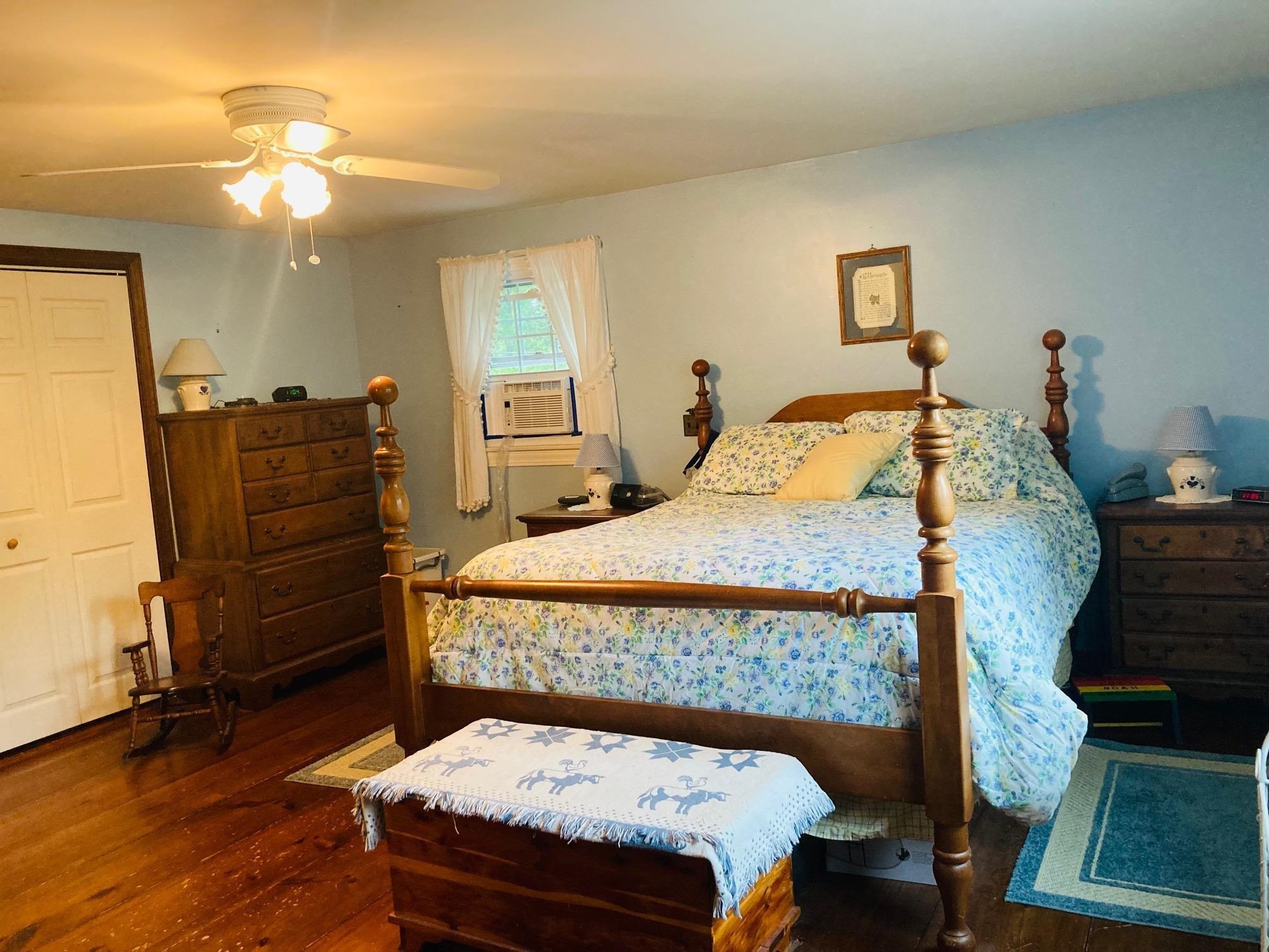 102 Sanborn Rd, East Kingston, NH 03827