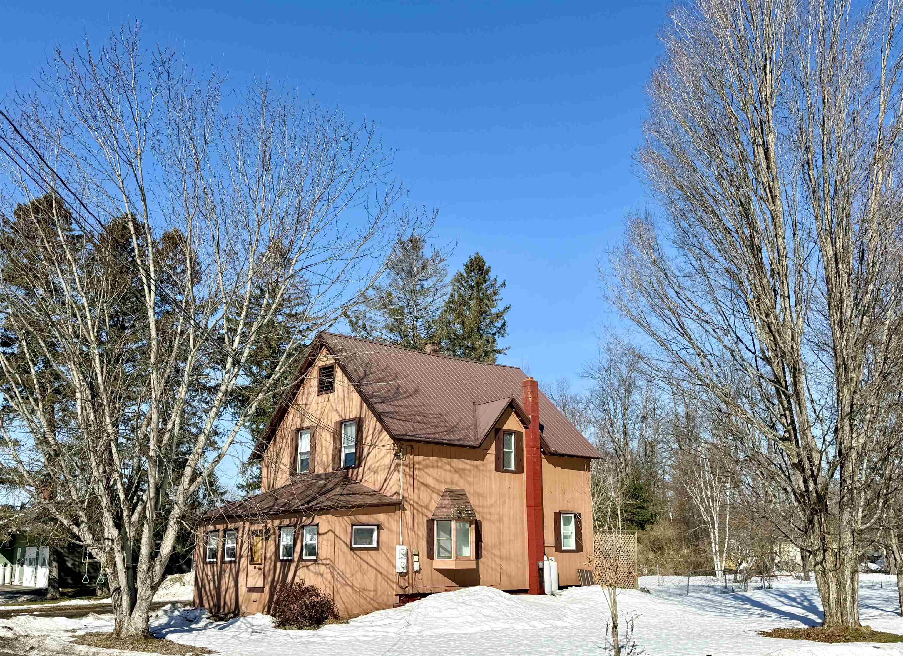 12 Wolcott St, Lancaster, NH 03584