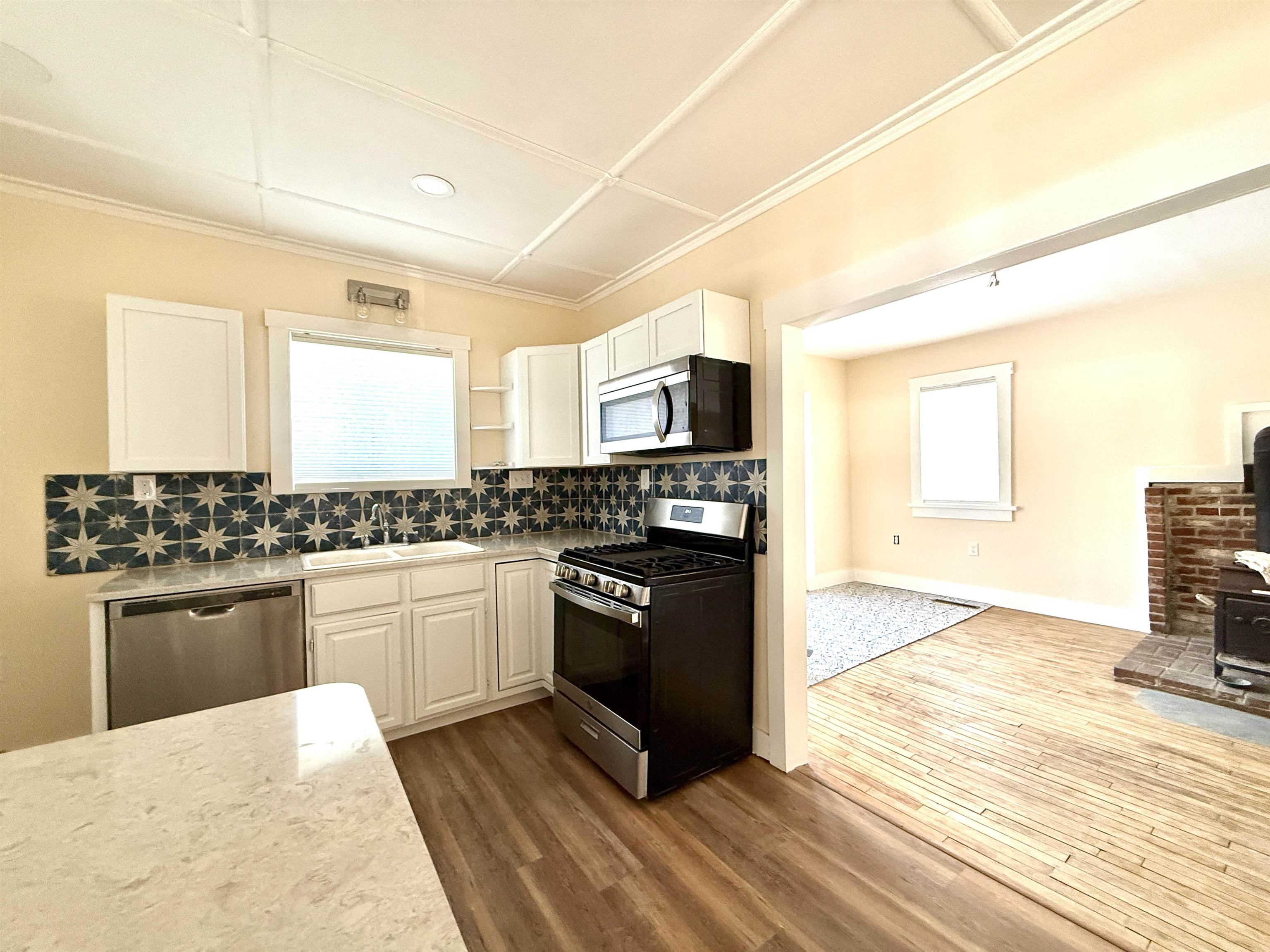 12 Wolcott St, Lancaster, NH 03584