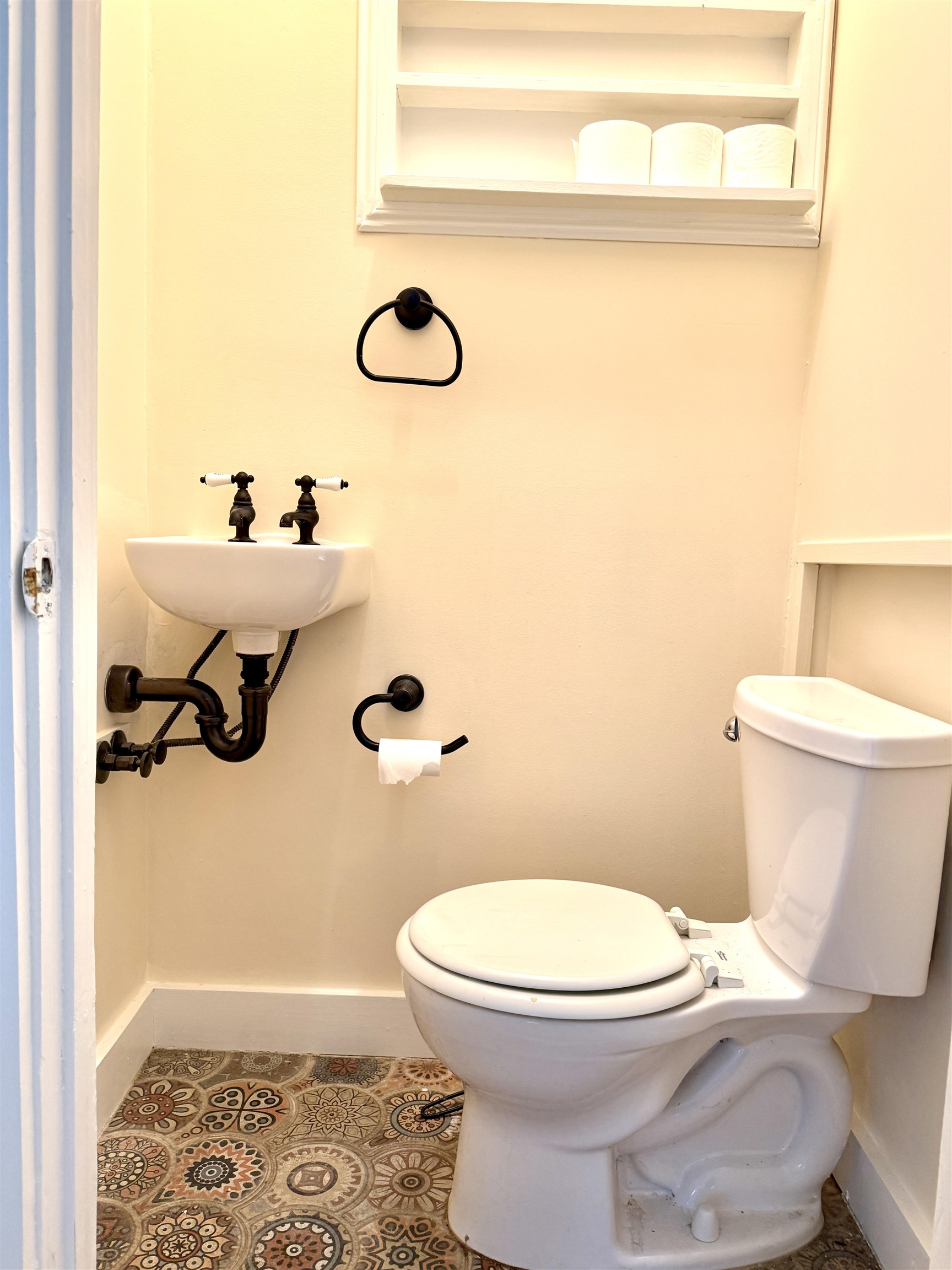 12 Wolcott St, Lancaster, NH 03584