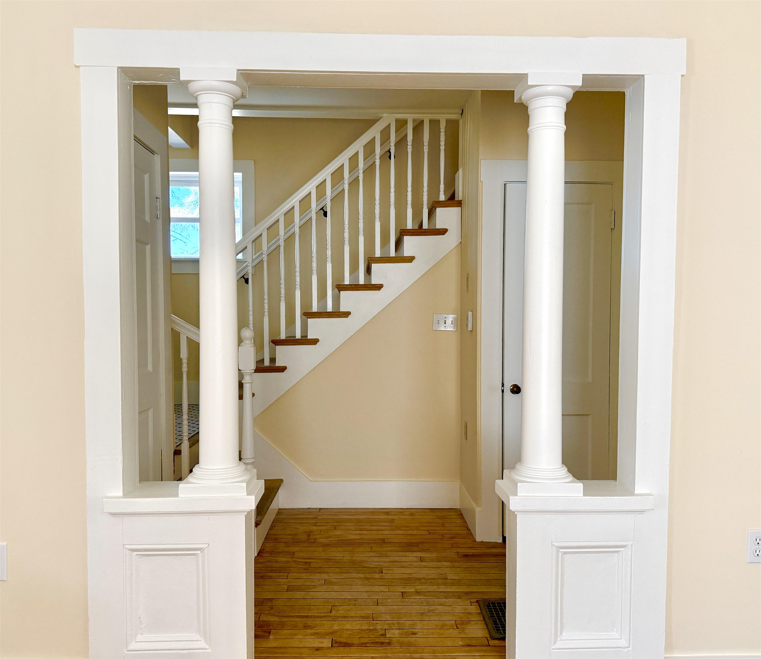 12 Wolcott St, Lancaster, NH 03584