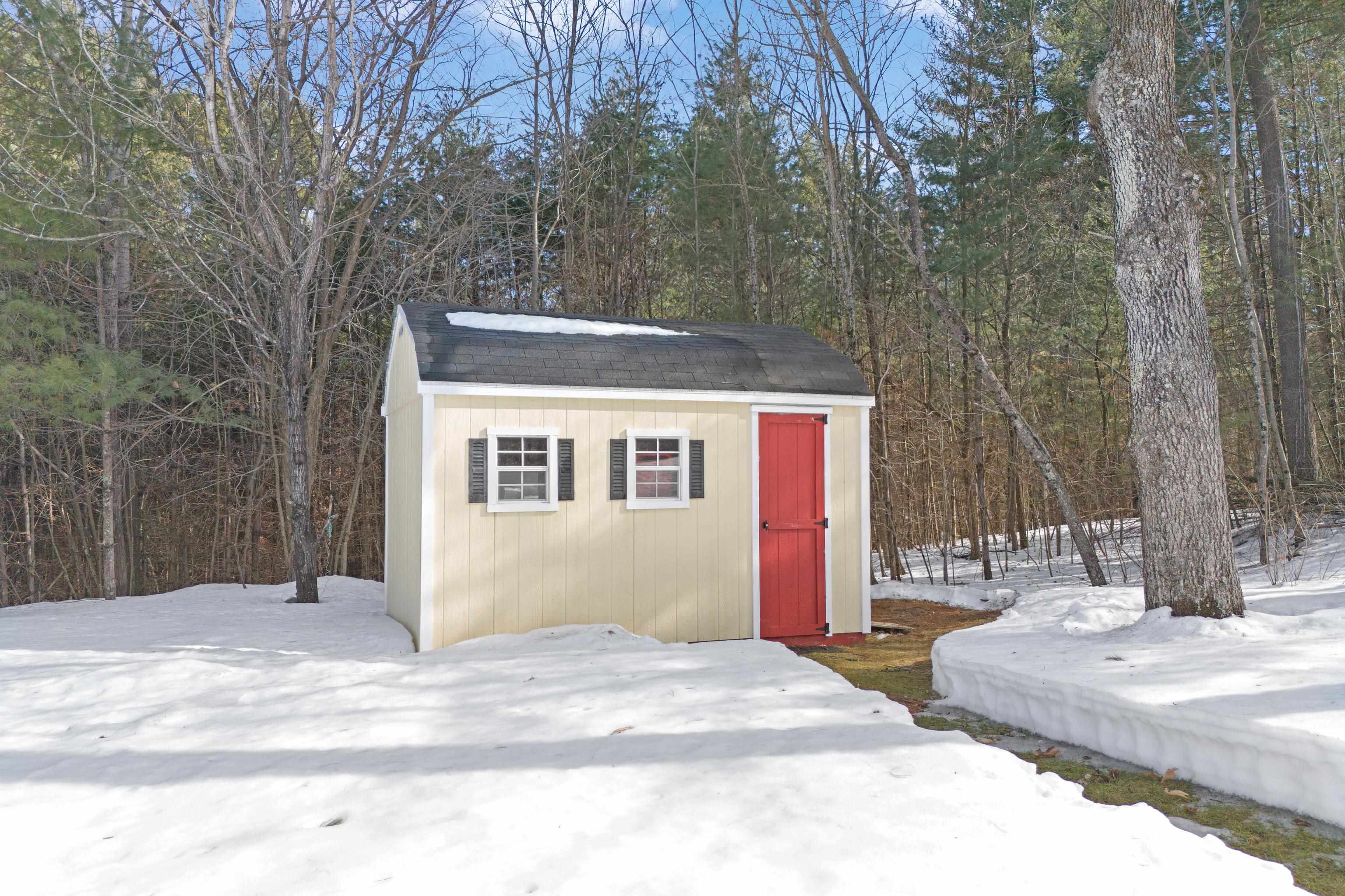 36 Hibiscus Way, Nashua, NH 03062