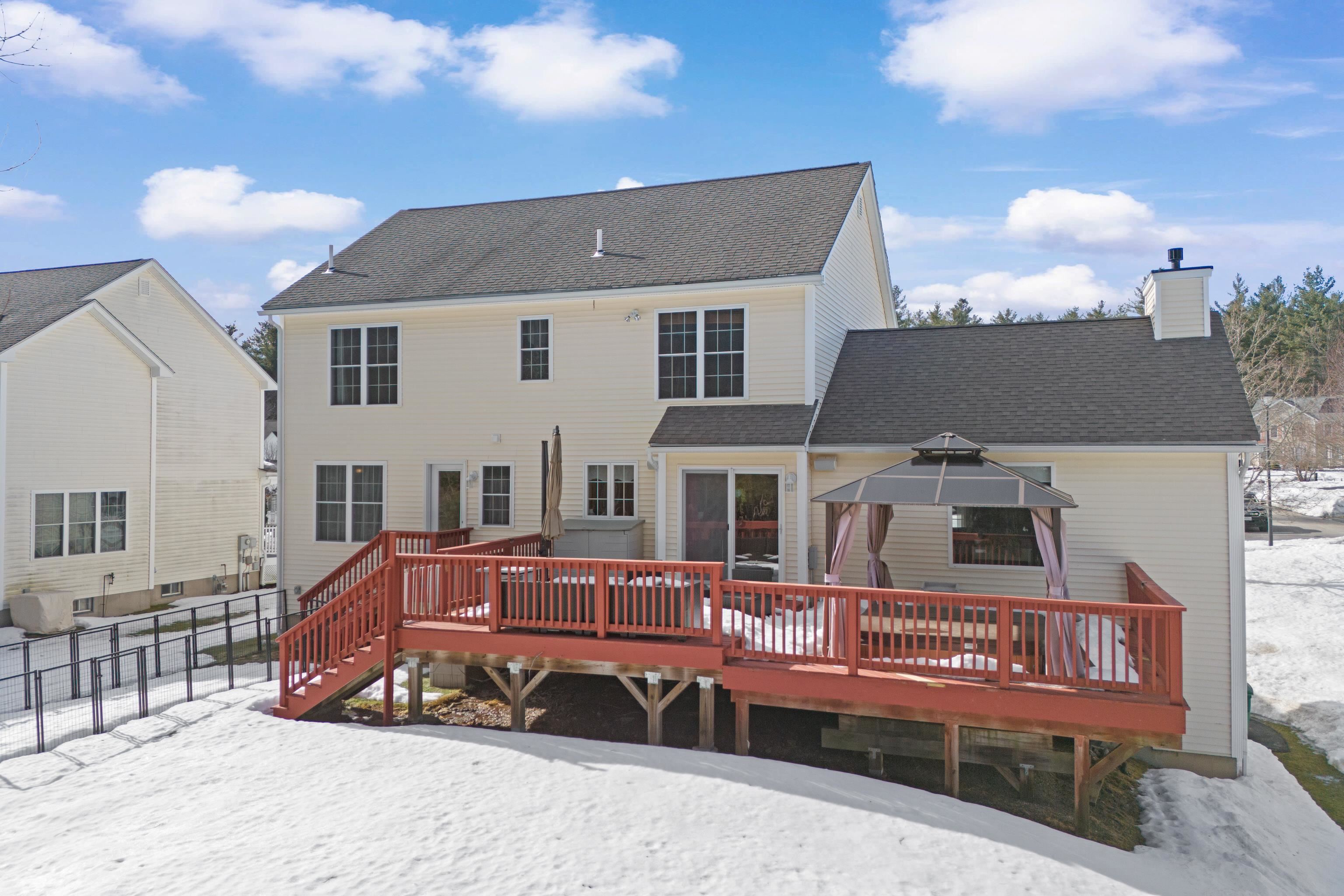 36 Hibiscus Way, Nashua, NH 03062