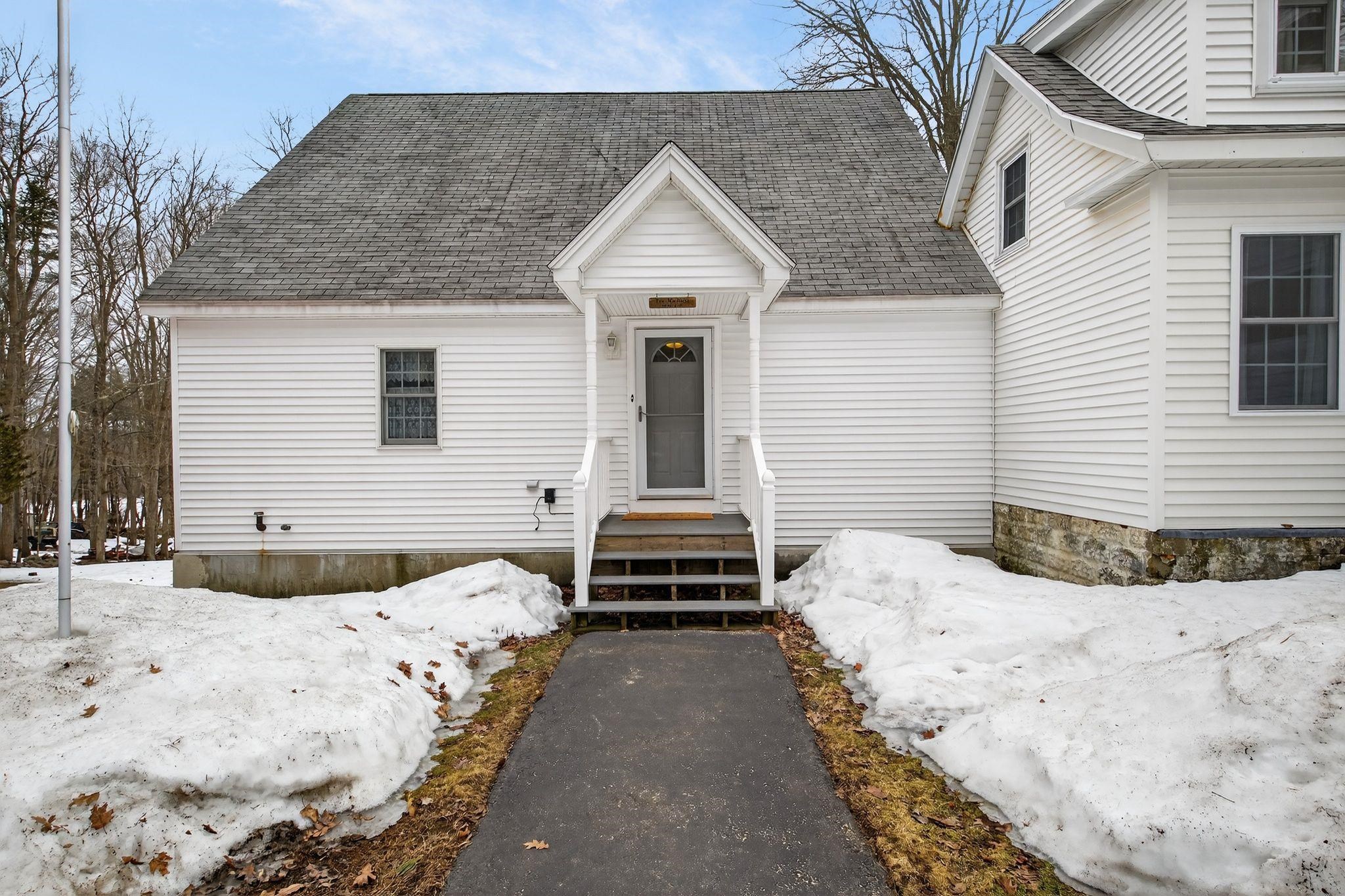 60 Walnut Ave, North Hampton, NH 03862