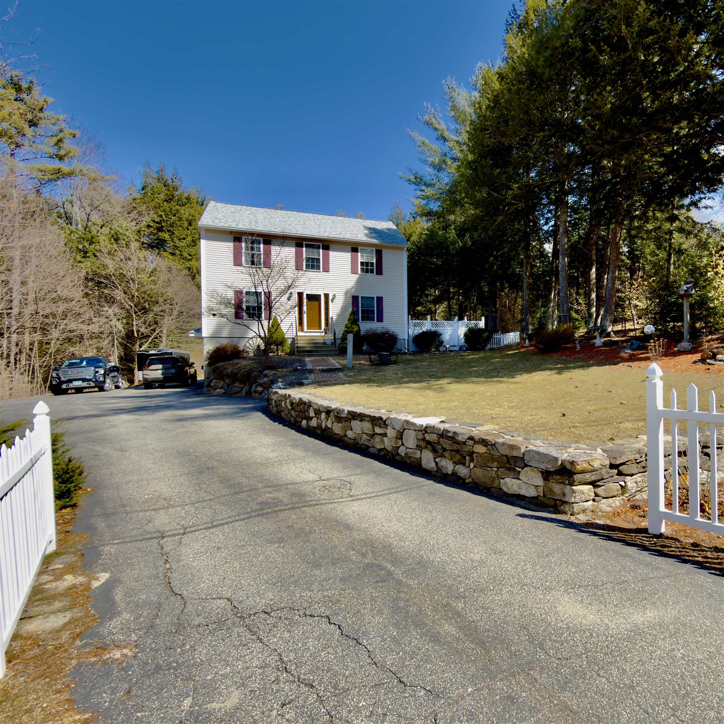 17 Ventura Dr, Raymond, NH 03077