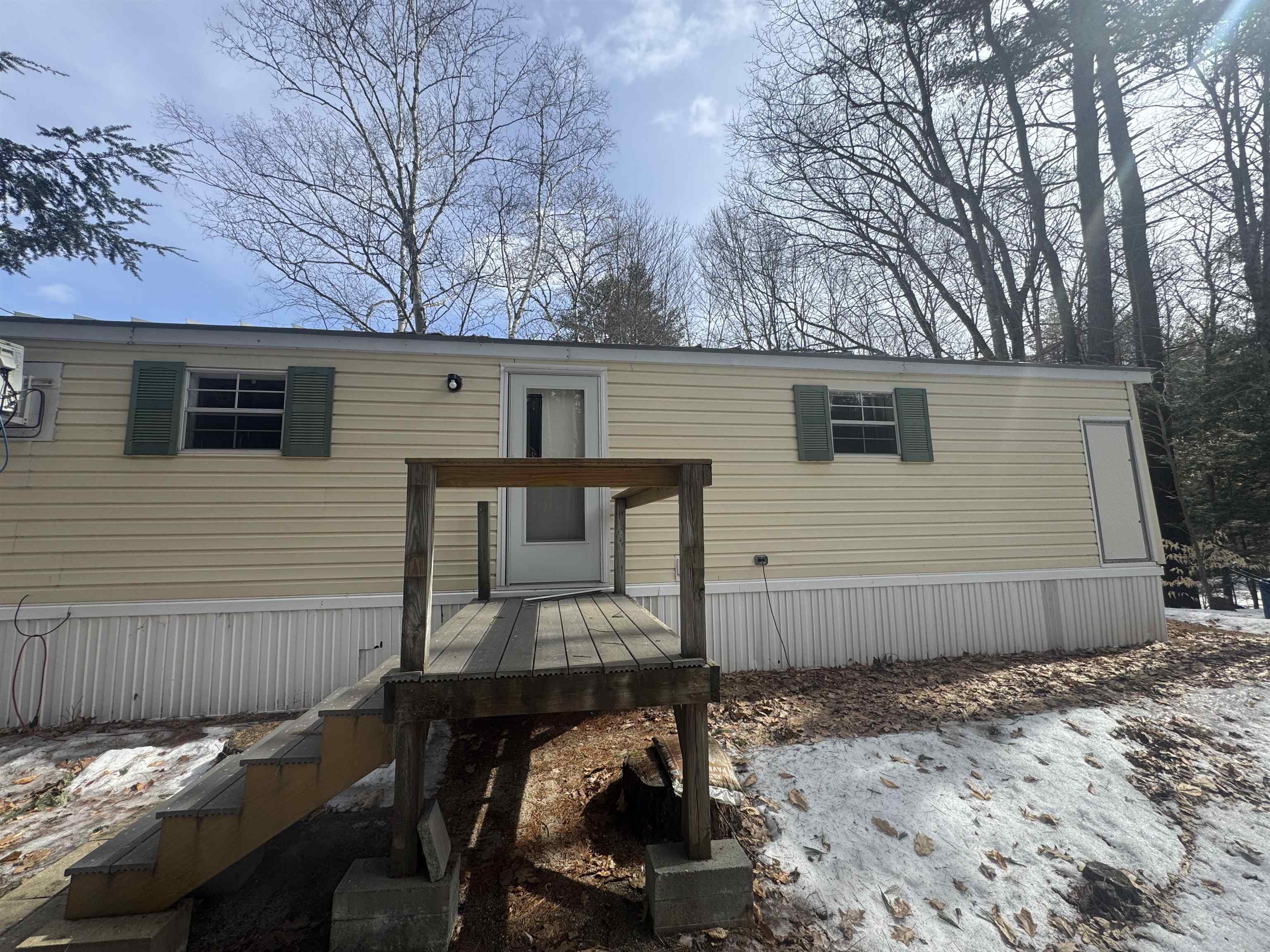 82 Sunset Cir, Campton, NH 03223