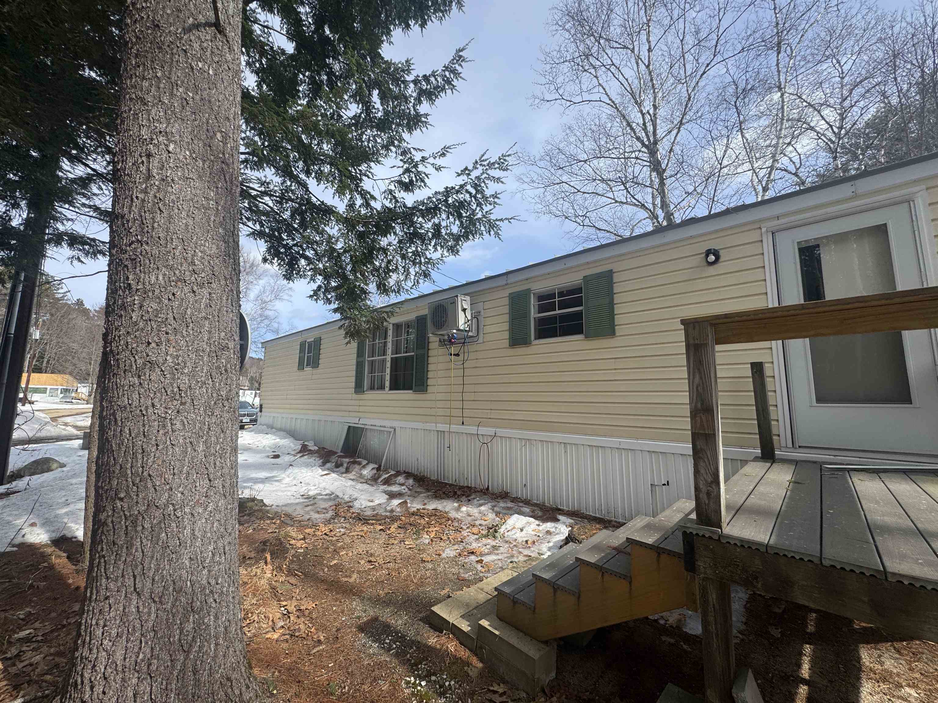 82 Sunset Cir, Campton, NH 03223