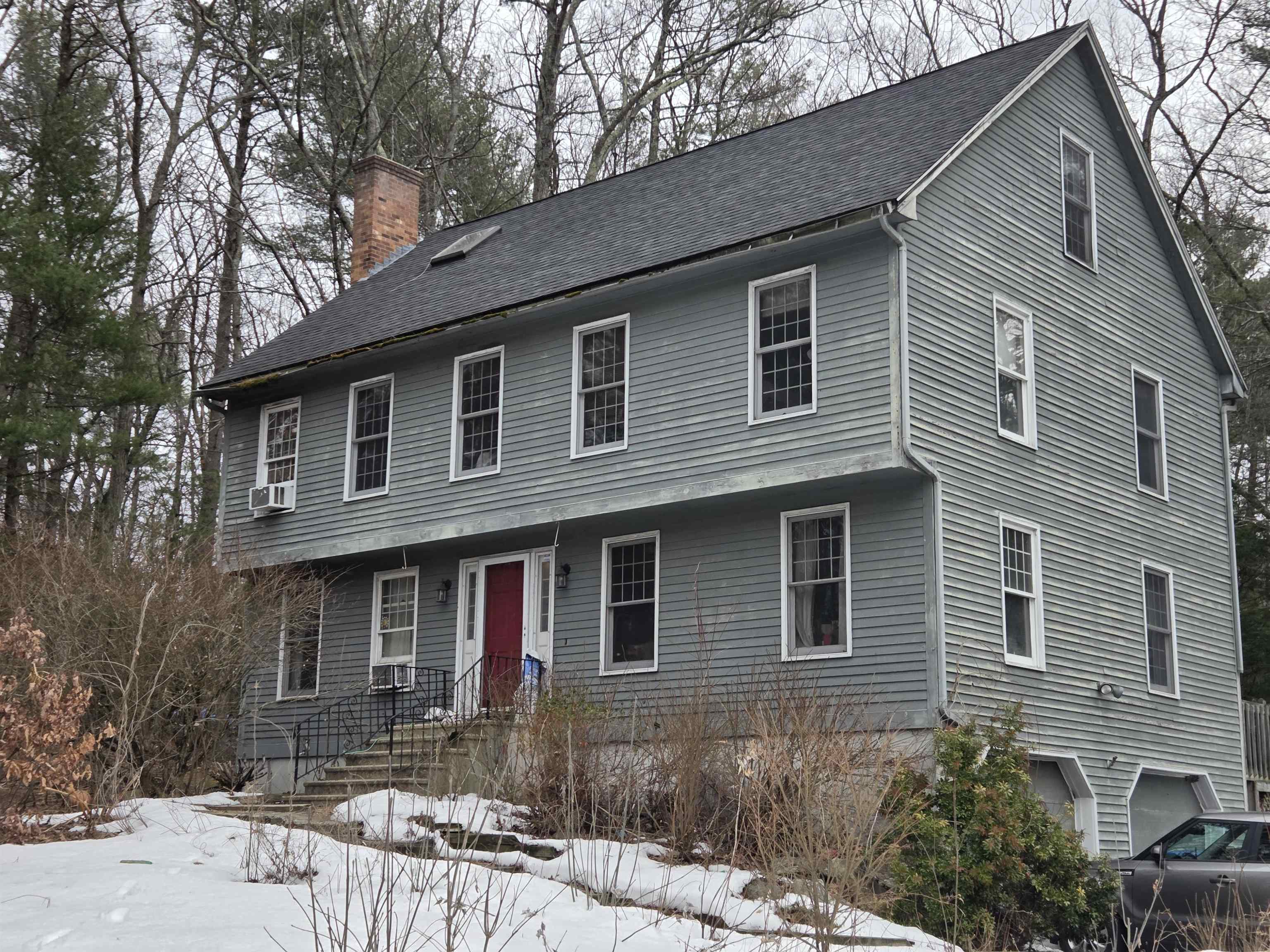6 Finch Cir, Londonderry, NH 03053
