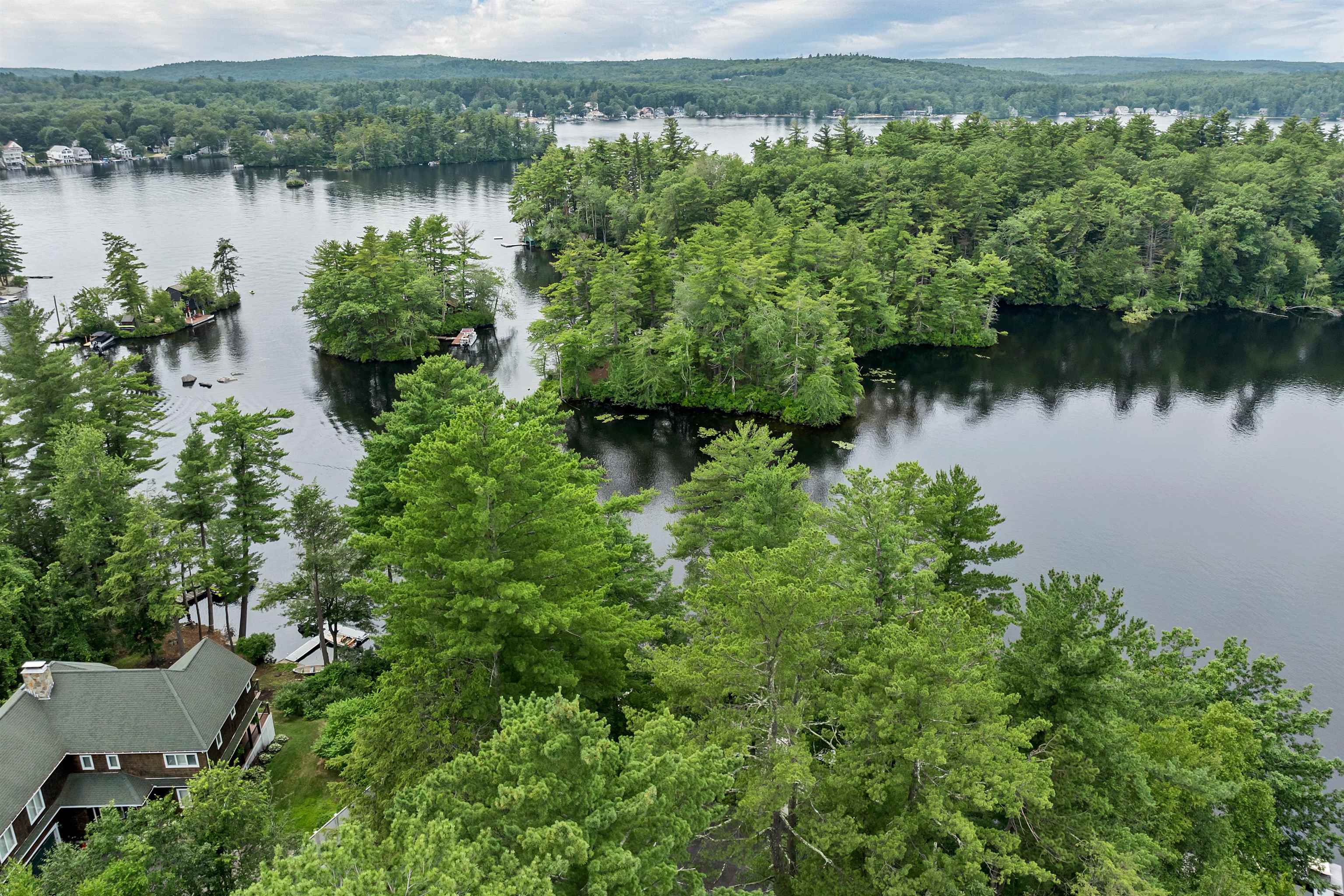 9 Valcat Ln, Atkinson, NH 03811