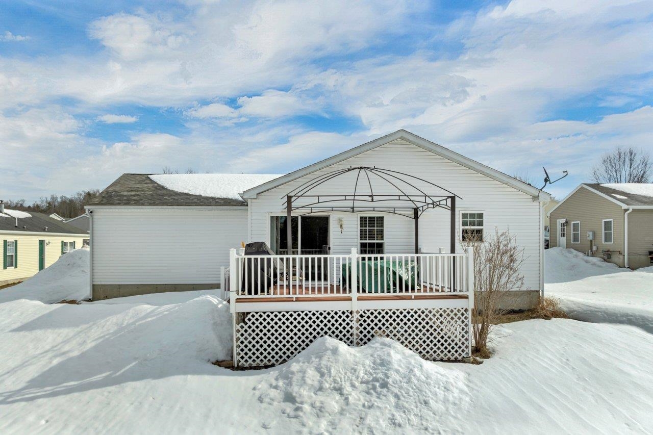 10 Eagle Nest Dr, Franklin, NH 03235